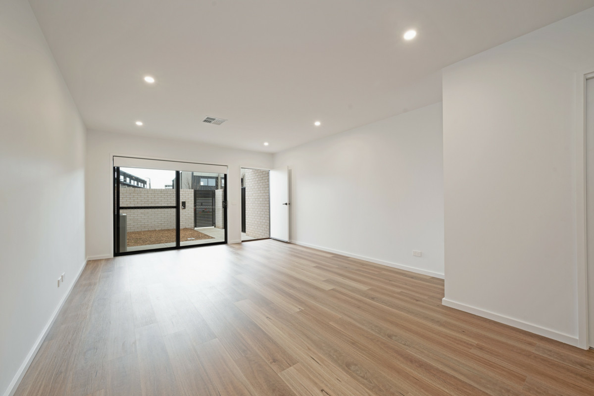 2/2 Cornelius Street, COOMBS