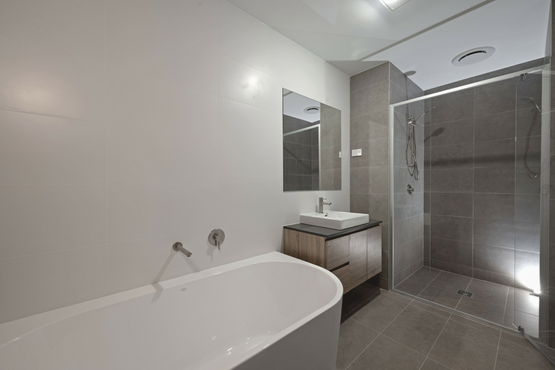2/2 Cornelius Street, COOMBS