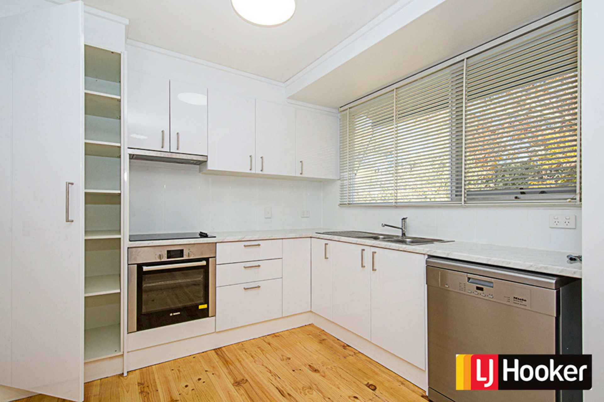 213 Phillip Avenue, HACKETT