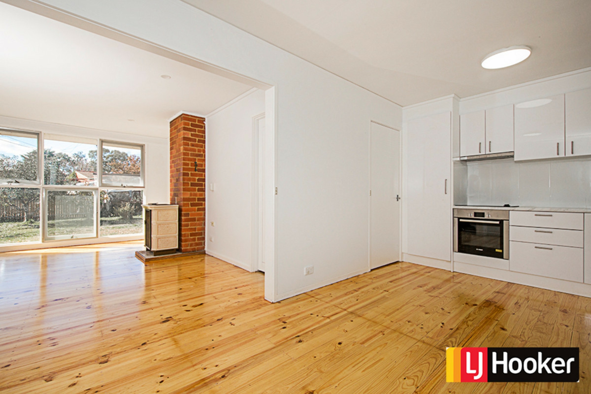 213 Phillip Avenue, HACKETT