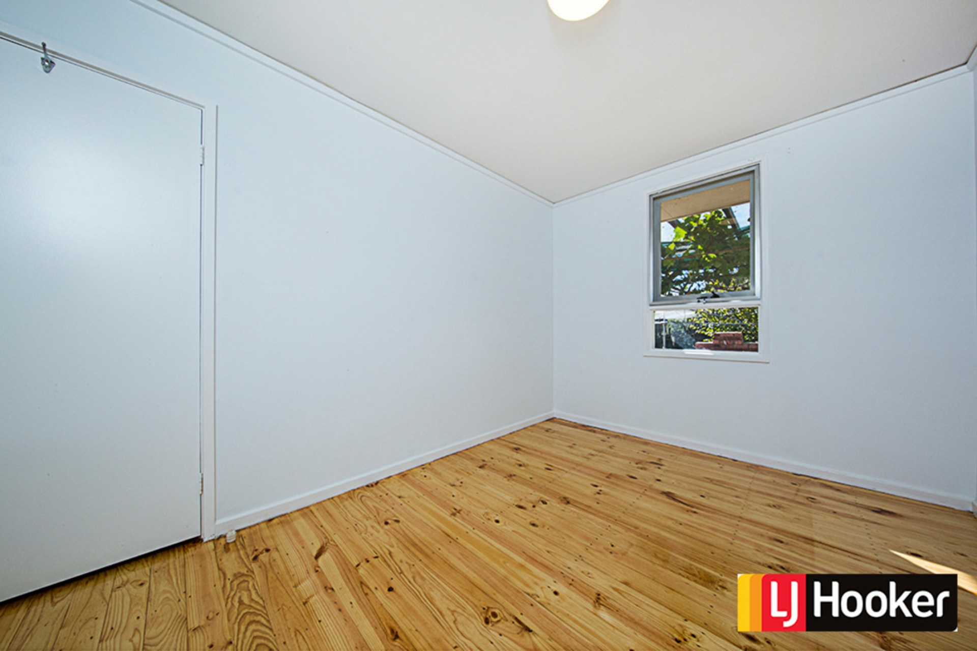 213 Phillip Avenue, HACKETT