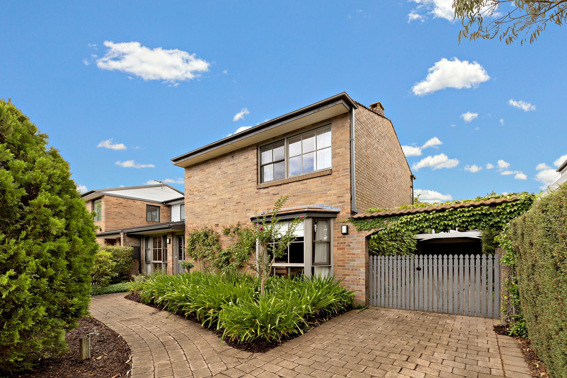32 Lowanna Street, BRADDON