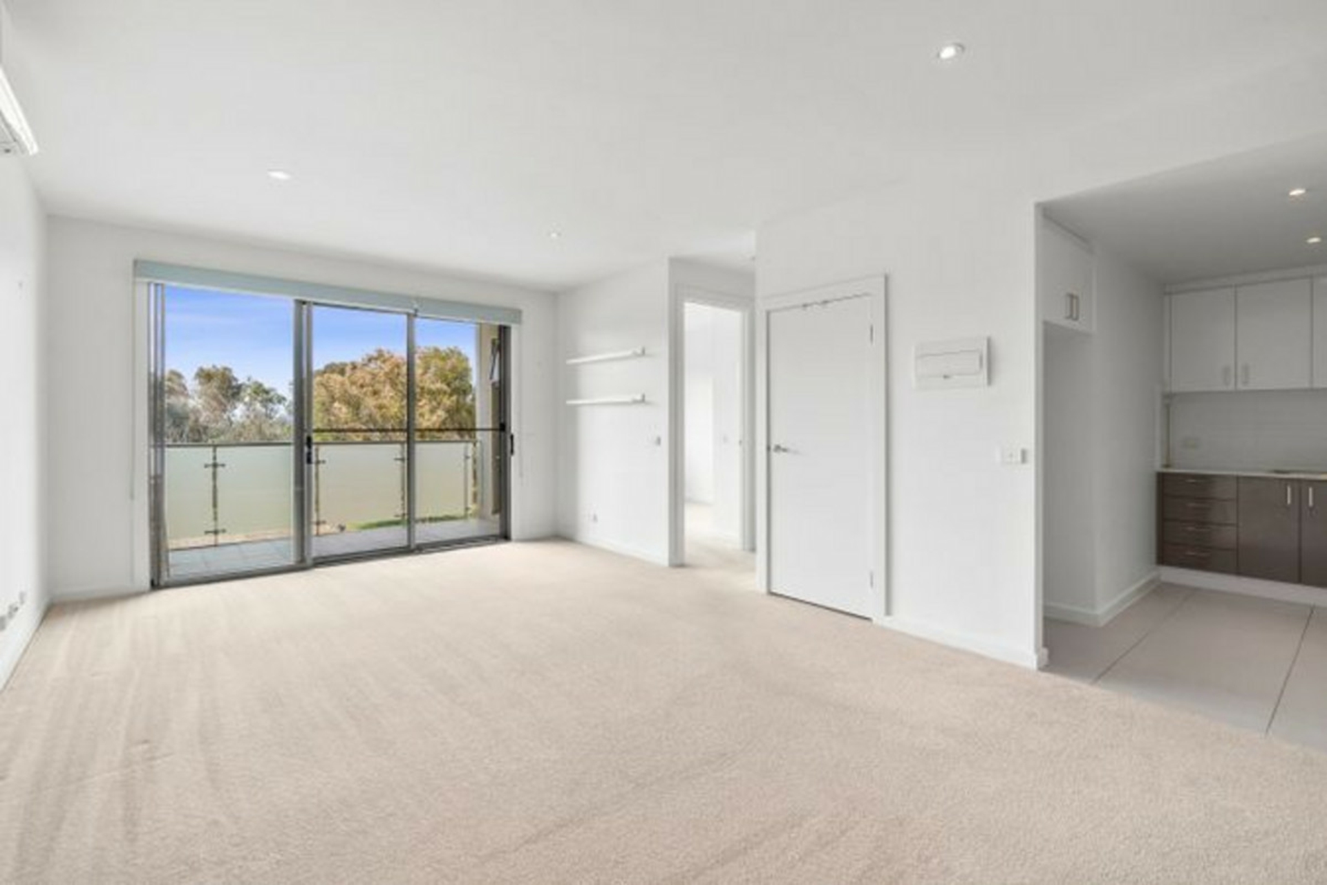 22/21 Christina Stead Street, FRANKLIN