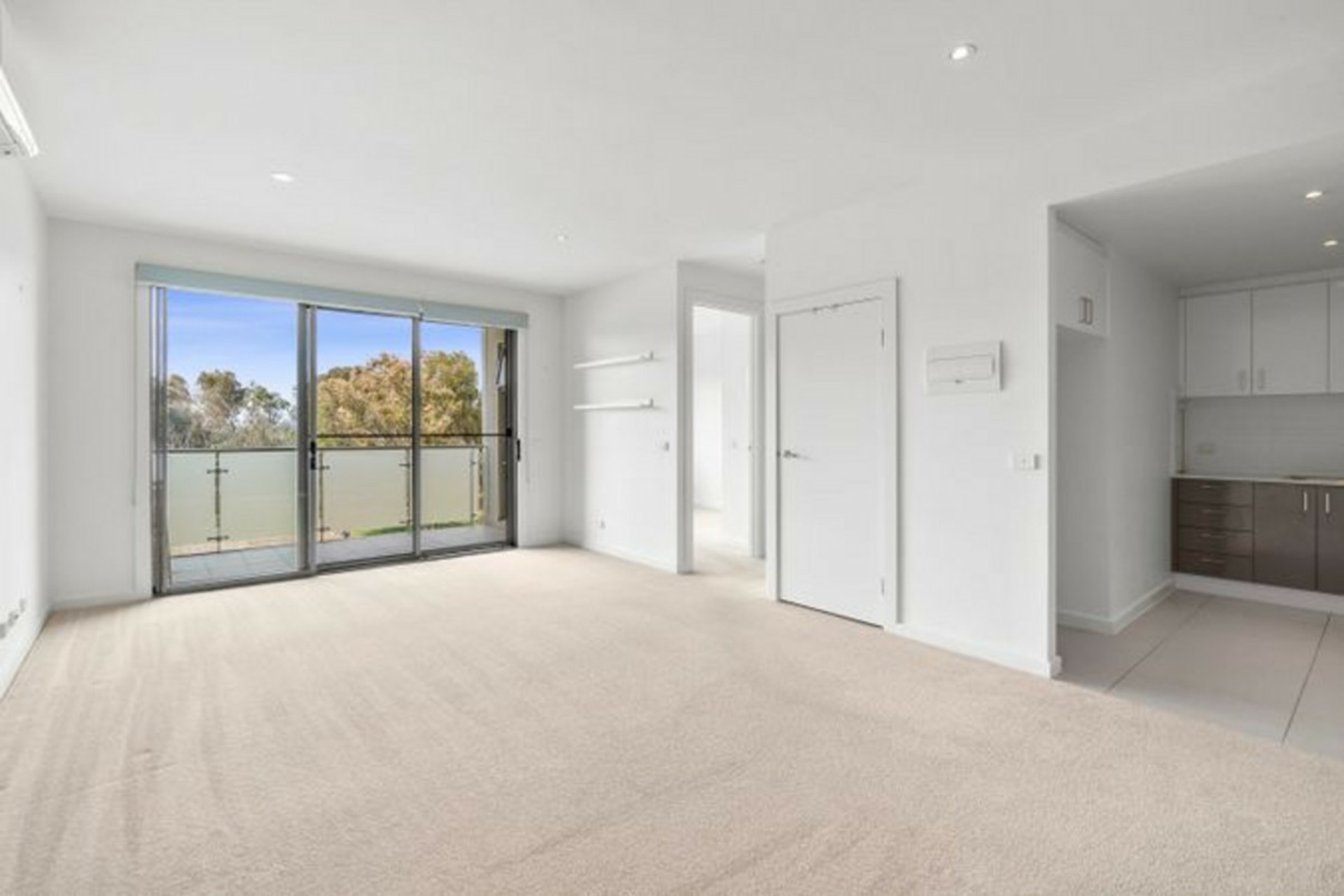 22/21 Christina Stead Street, FRANKLIN