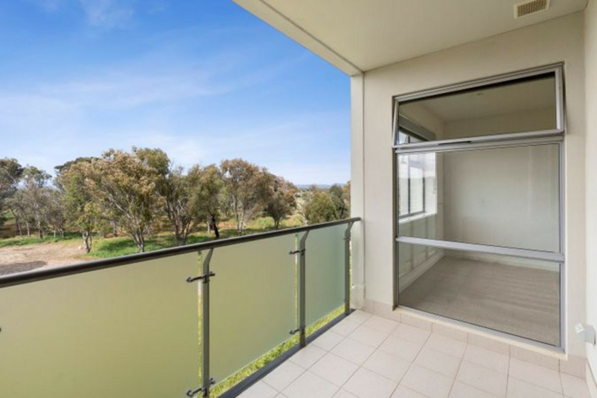 22/21 Christina Stead Street, FRANKLIN