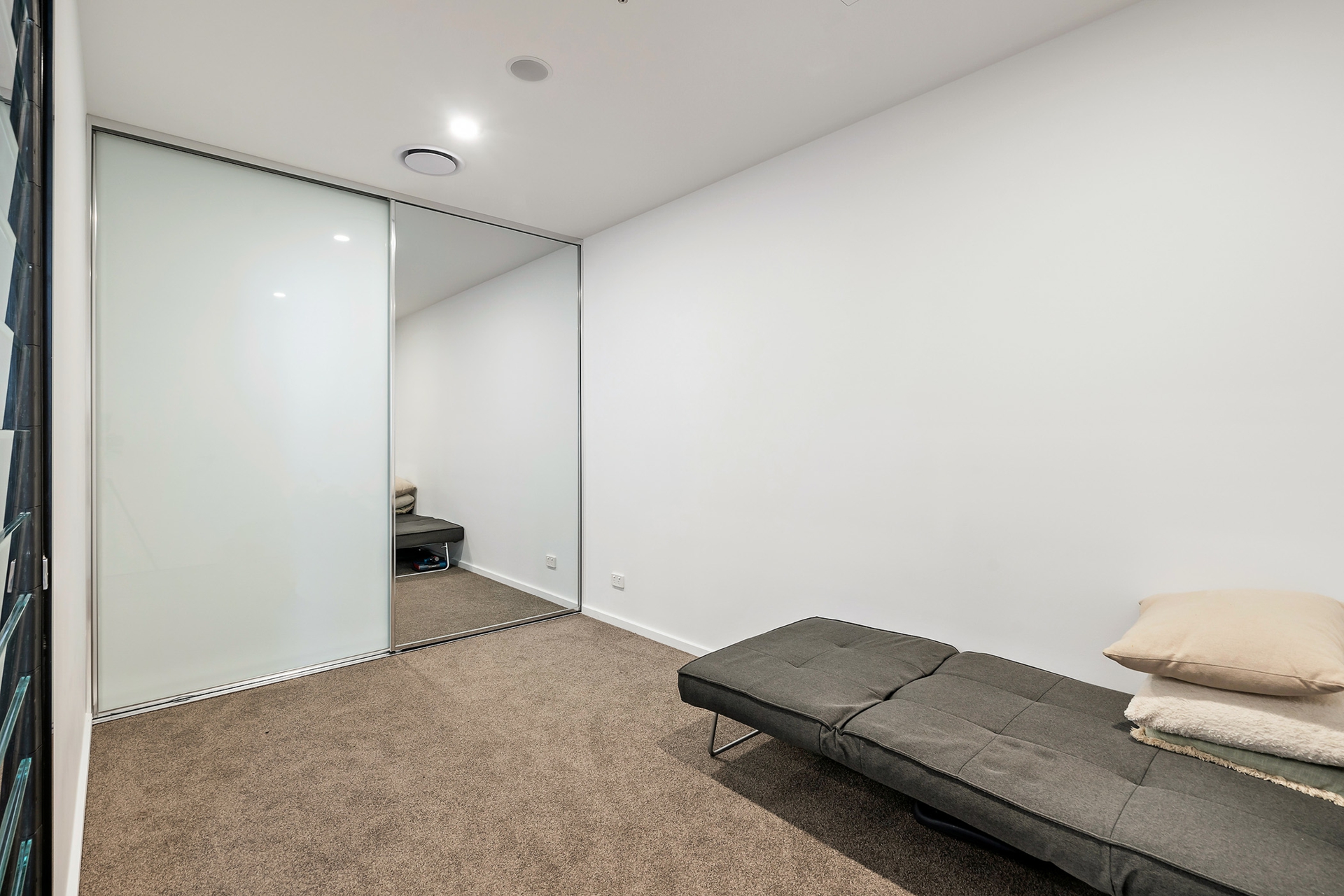 27/17 Captain Cook Crescent, GRIFFITH