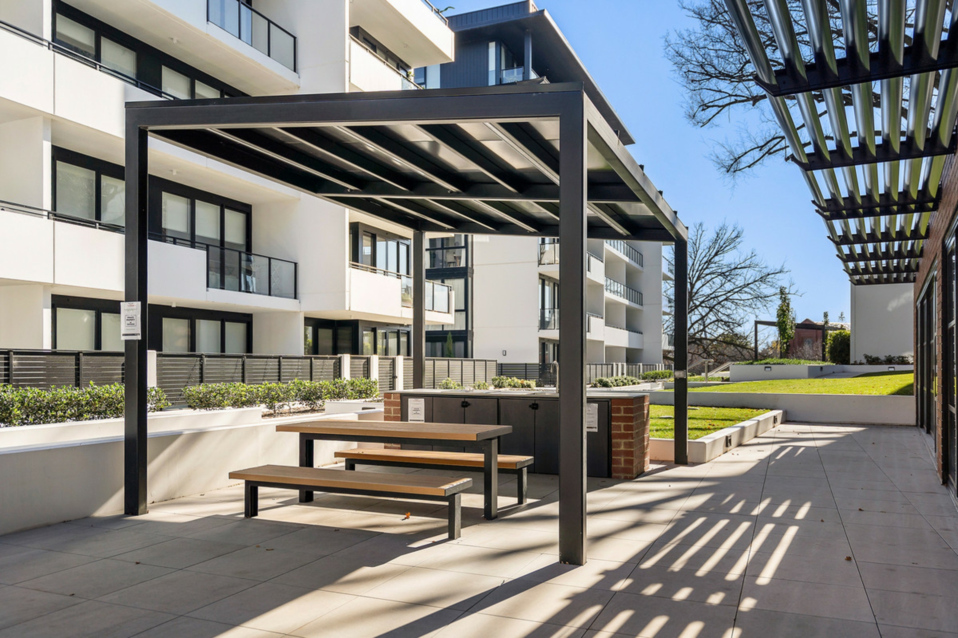 27/17 Captain Cook Crescent — photo 12 of 12
