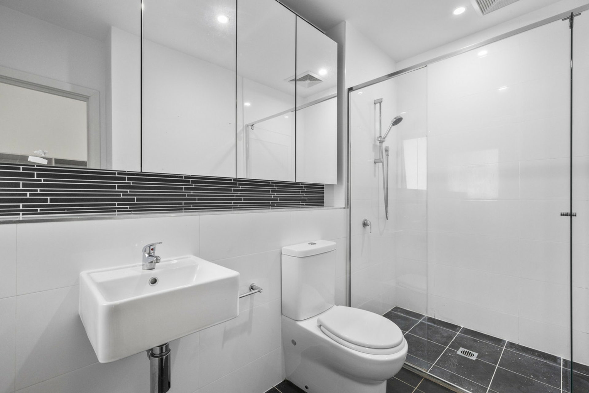 187/39 Catalano Street — photo 9 of 12