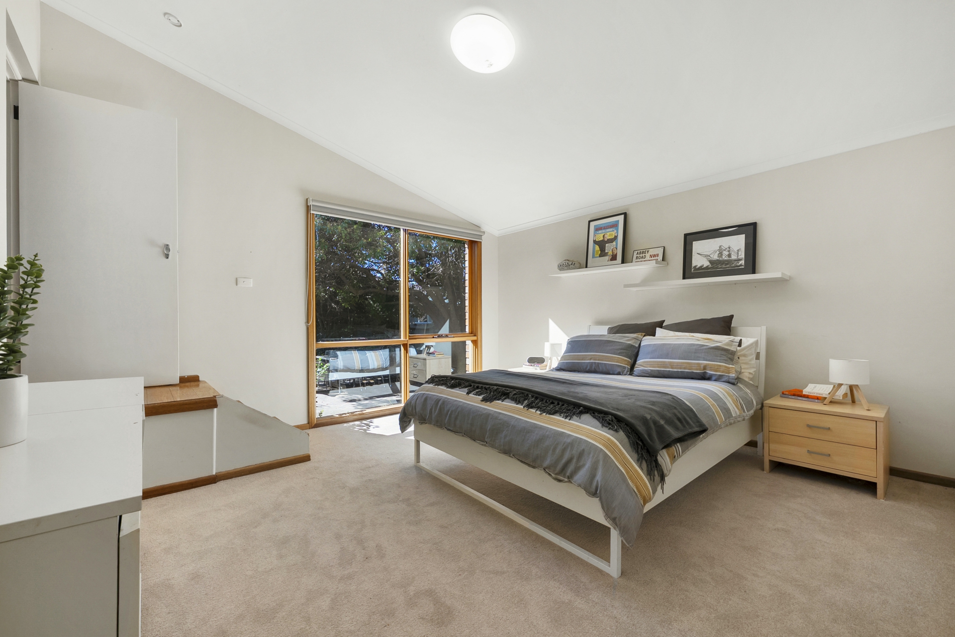 18 Rosebery Street — photo 6 of 17