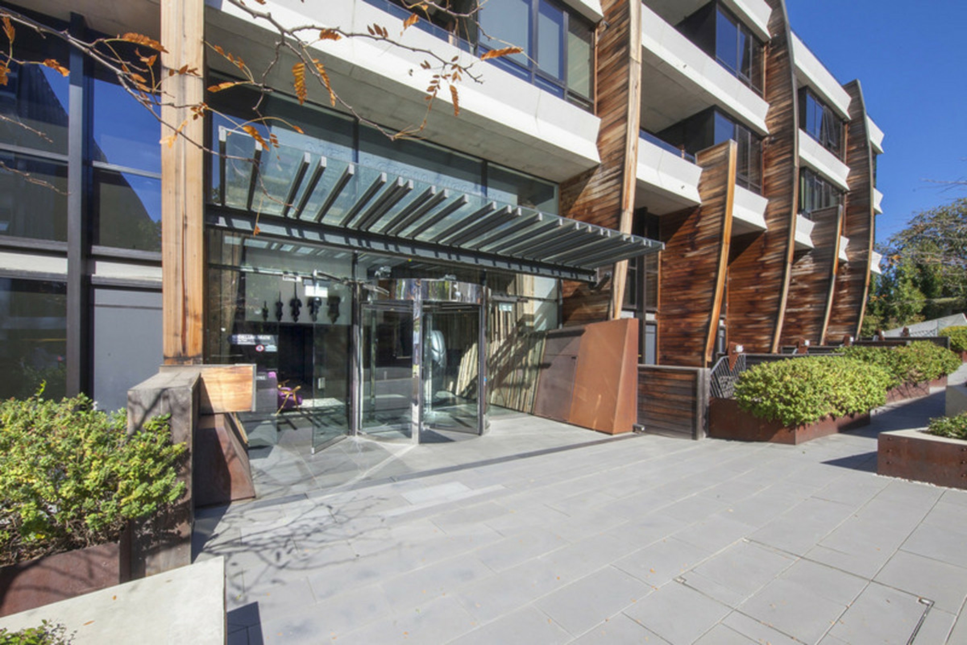 305/19 Marcus Clarke Street — photo 4 of 28