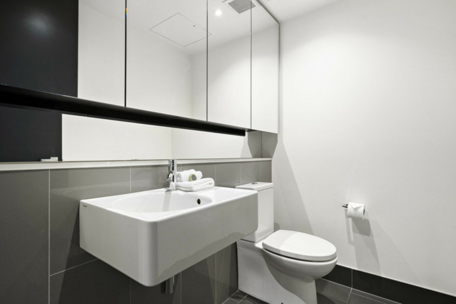 305/19 Marcus Clarke Street — photo 16 of 28