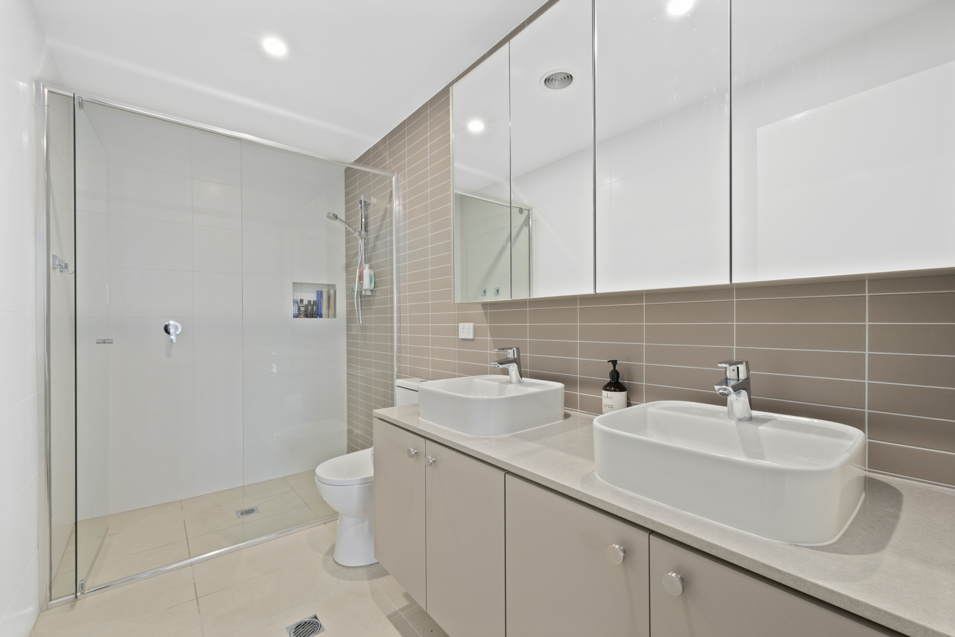 17 Willunga Court — photo 8 of 18