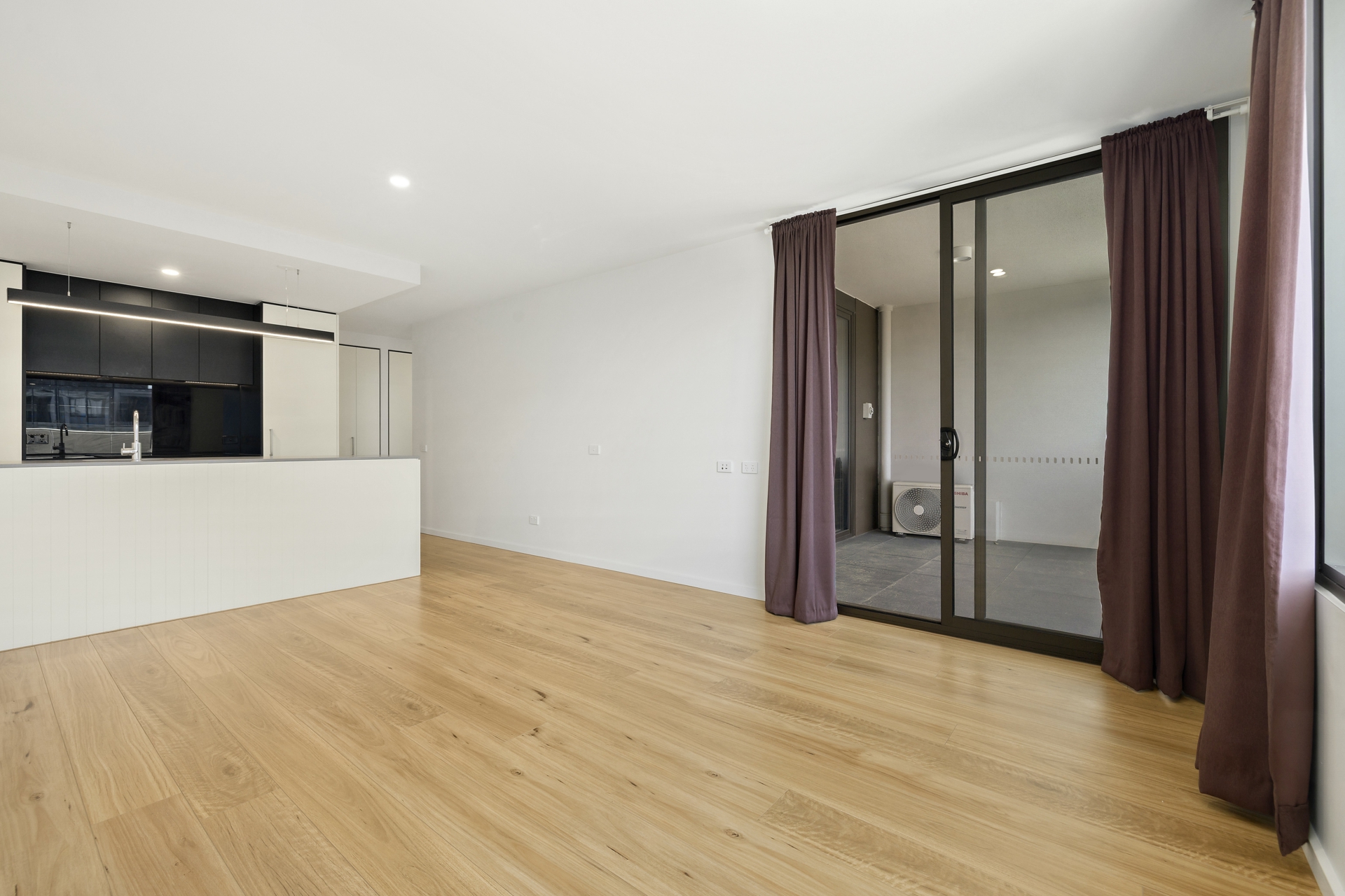 611/19 Challis Street — photo 5 of 12