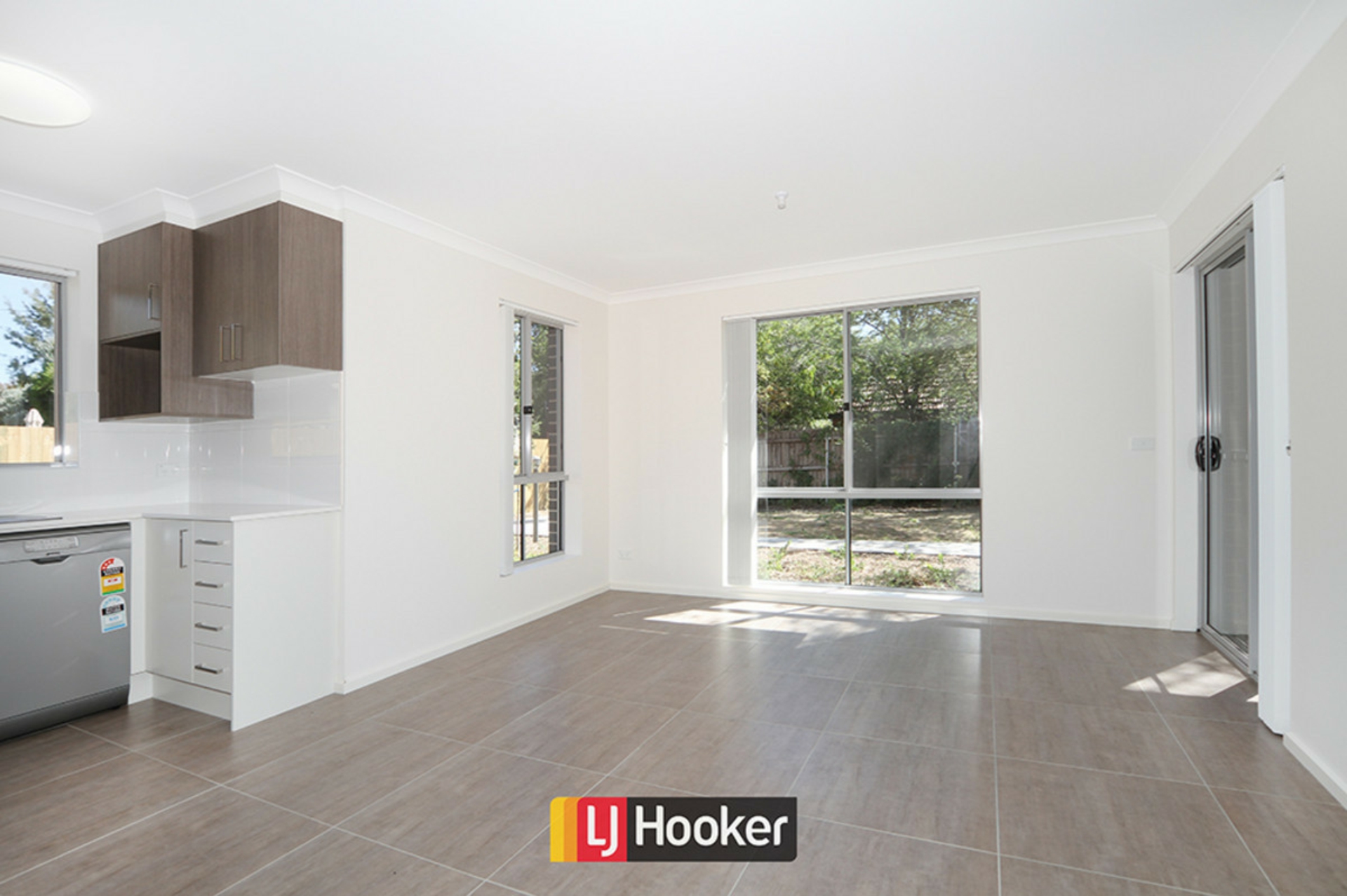4/63 Macleay Street — photo from LJ Hooker Dickson