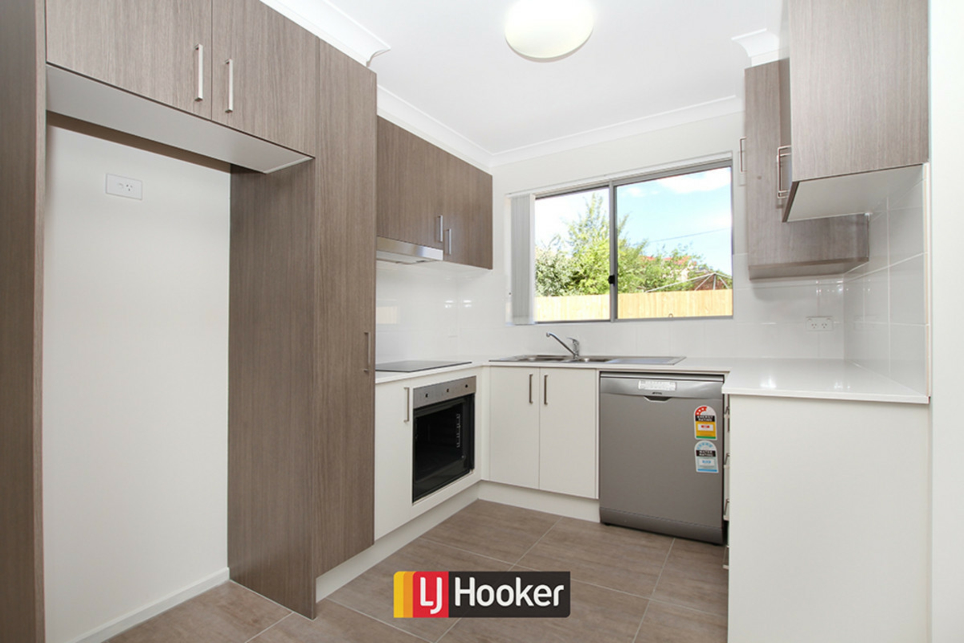 4/63 Macleay Street — photo 2 of 12