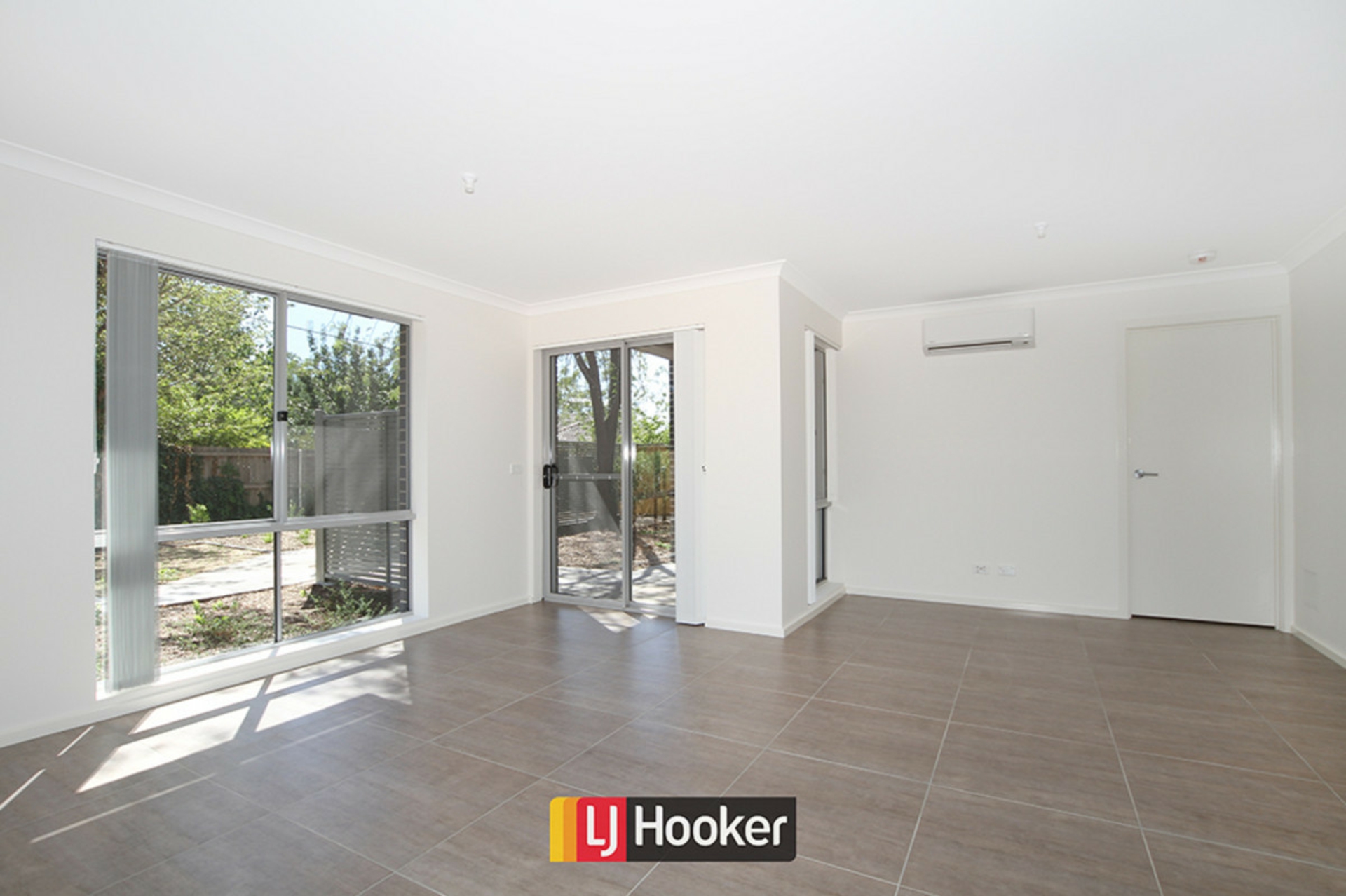 4/63 Macleay Street — photo 3 of 12