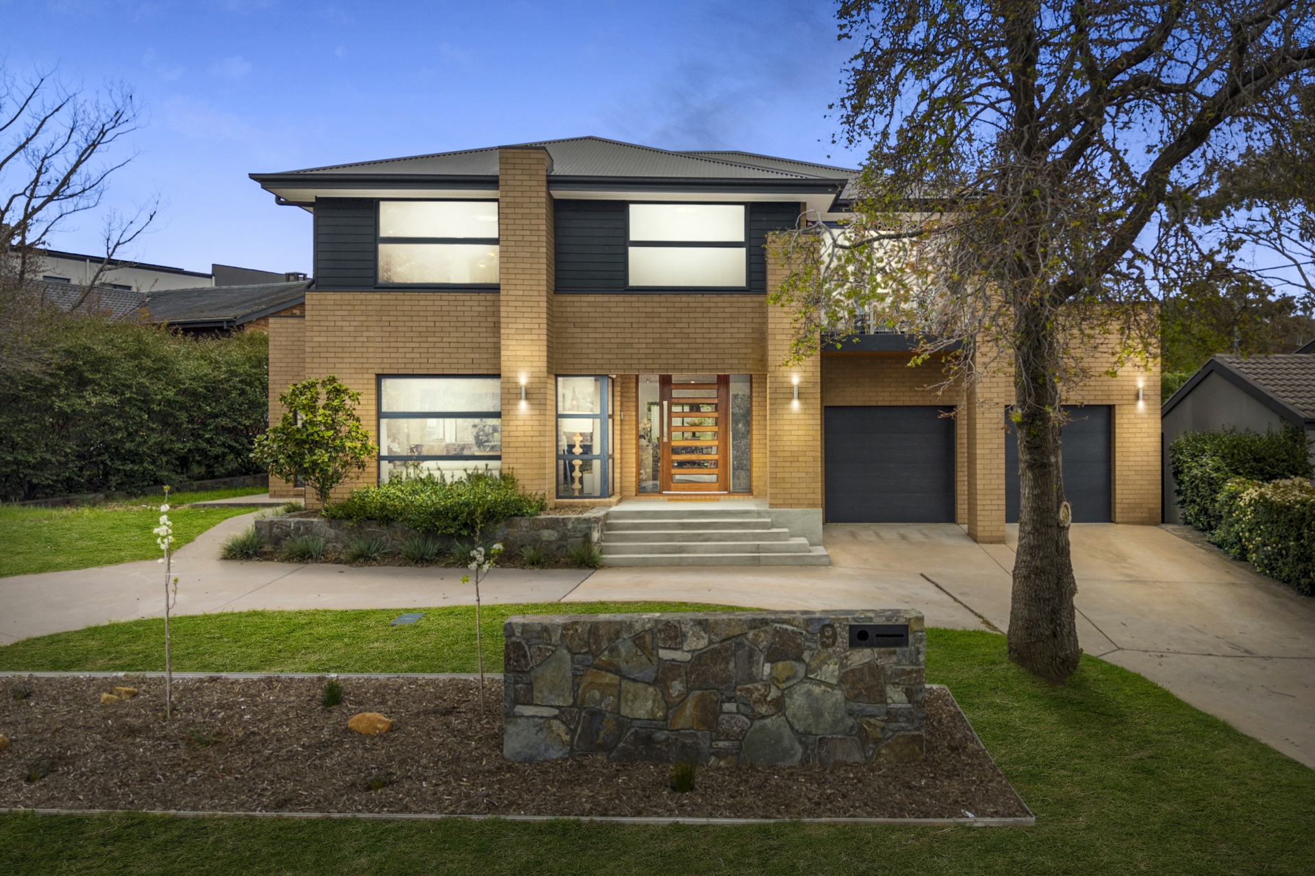 9 Elliott Street — photo from LJ Hooker Dickson
