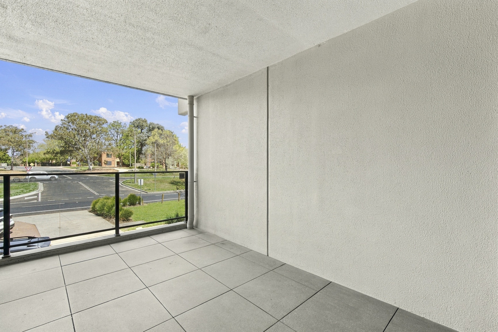 15/111 Canberra Avenue — photo 4 of 15