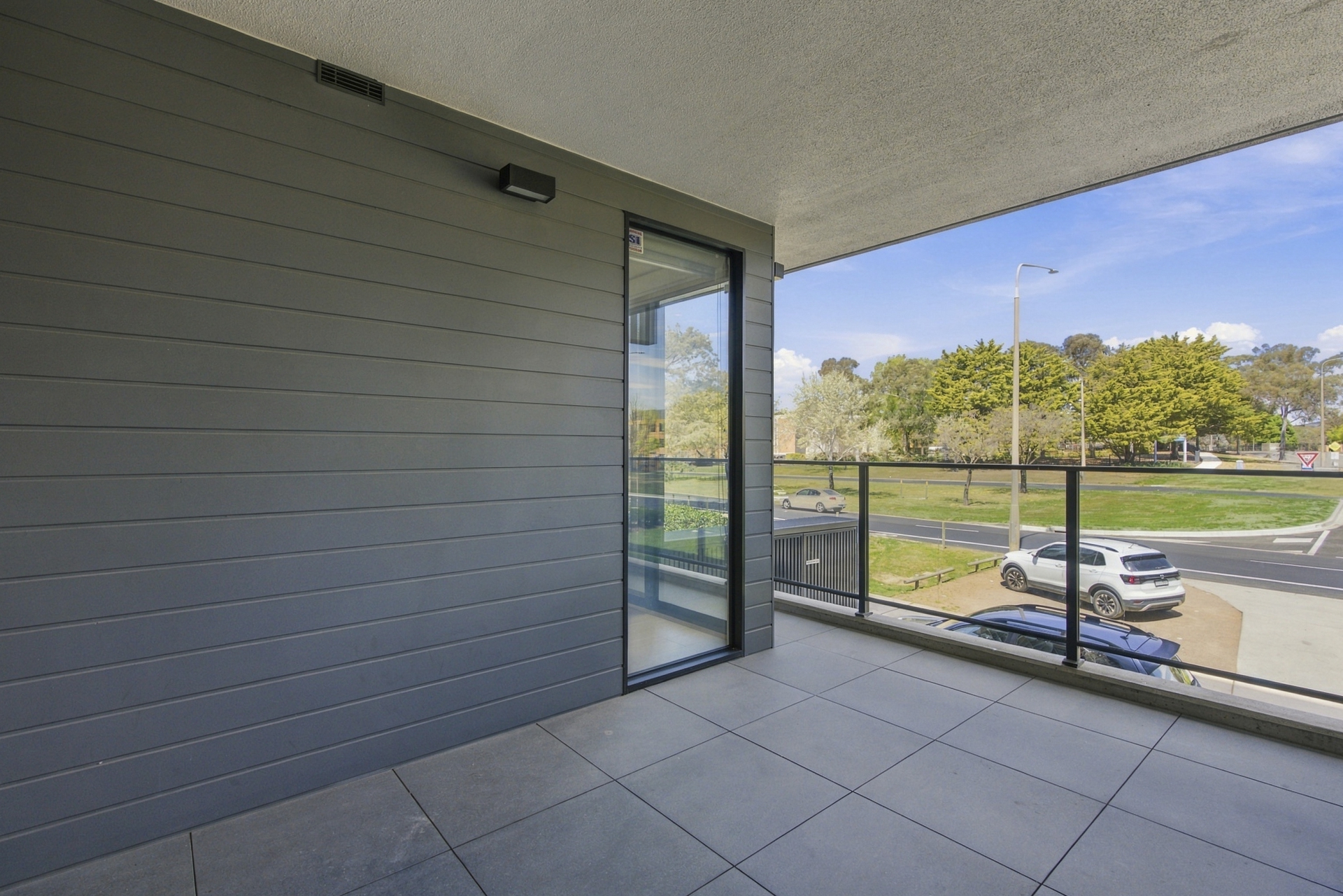 15/111 Canberra Avenue — photo 5 of 15