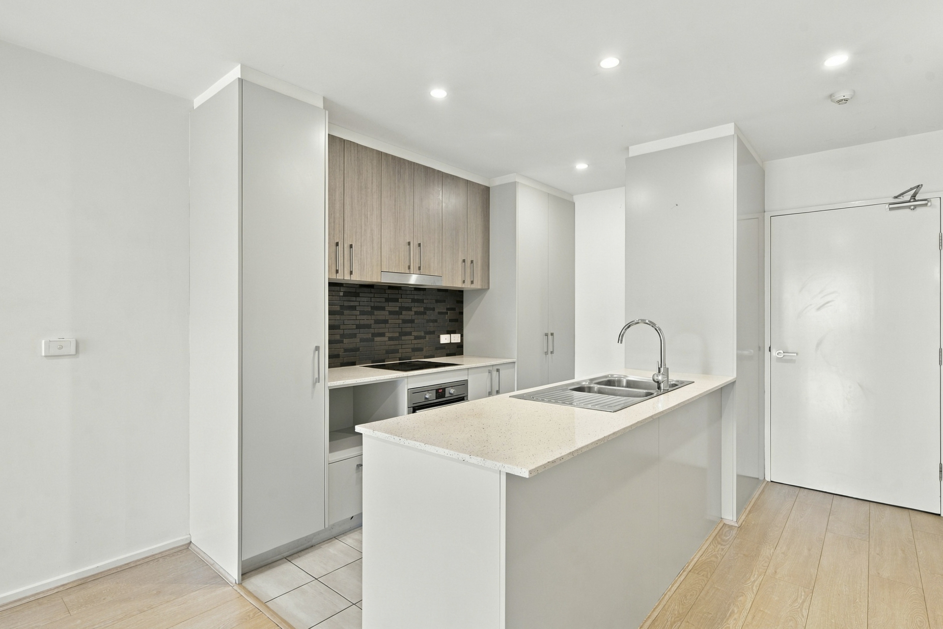 15/111 Canberra Avenue — photo 14 of 15