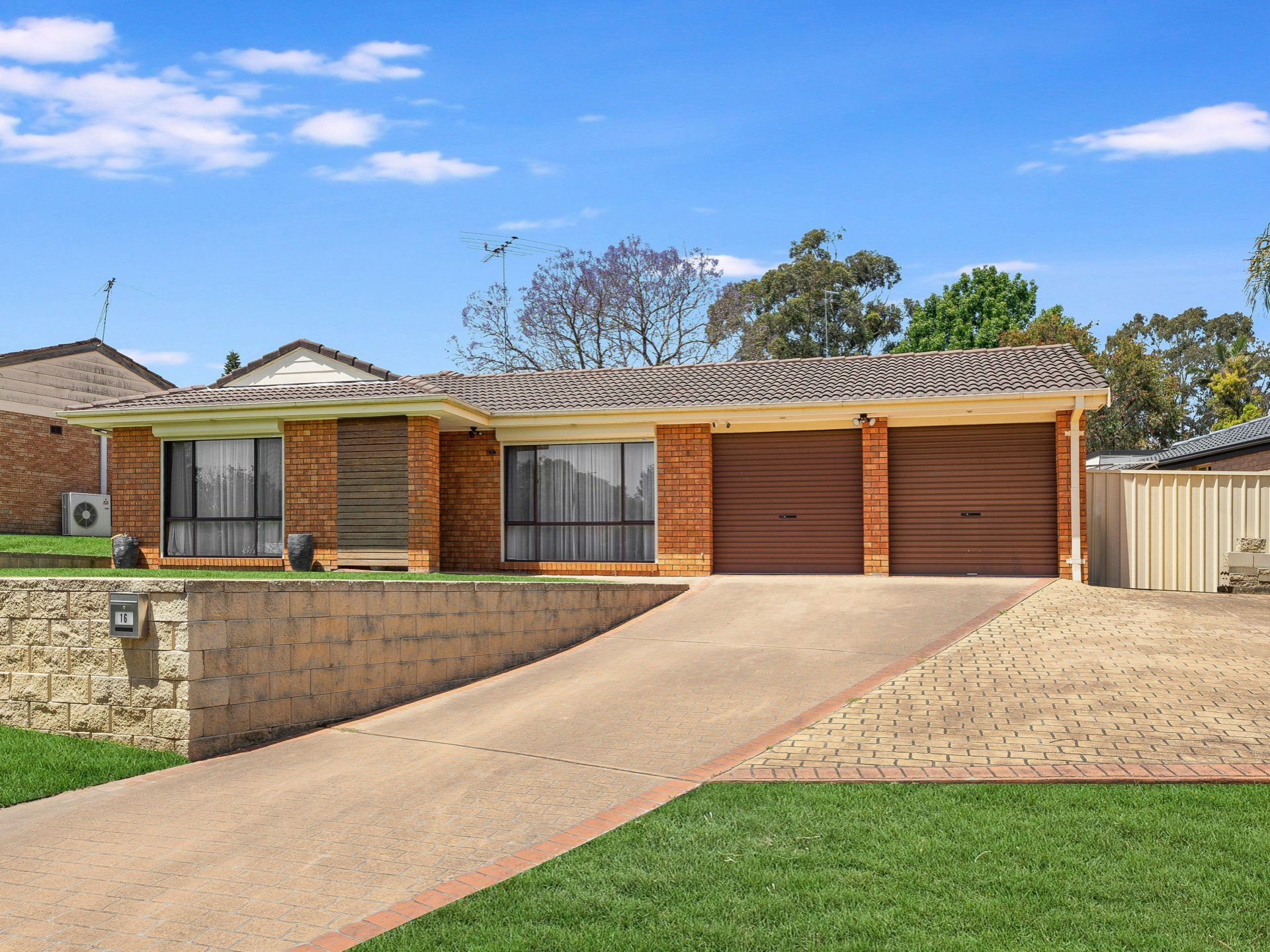 16 Bouchet Crescent, Minchinbury