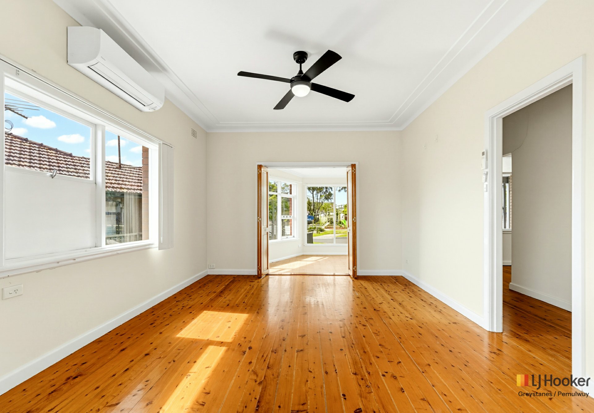 7 ROYAL PLACE — photo 2 of 7
