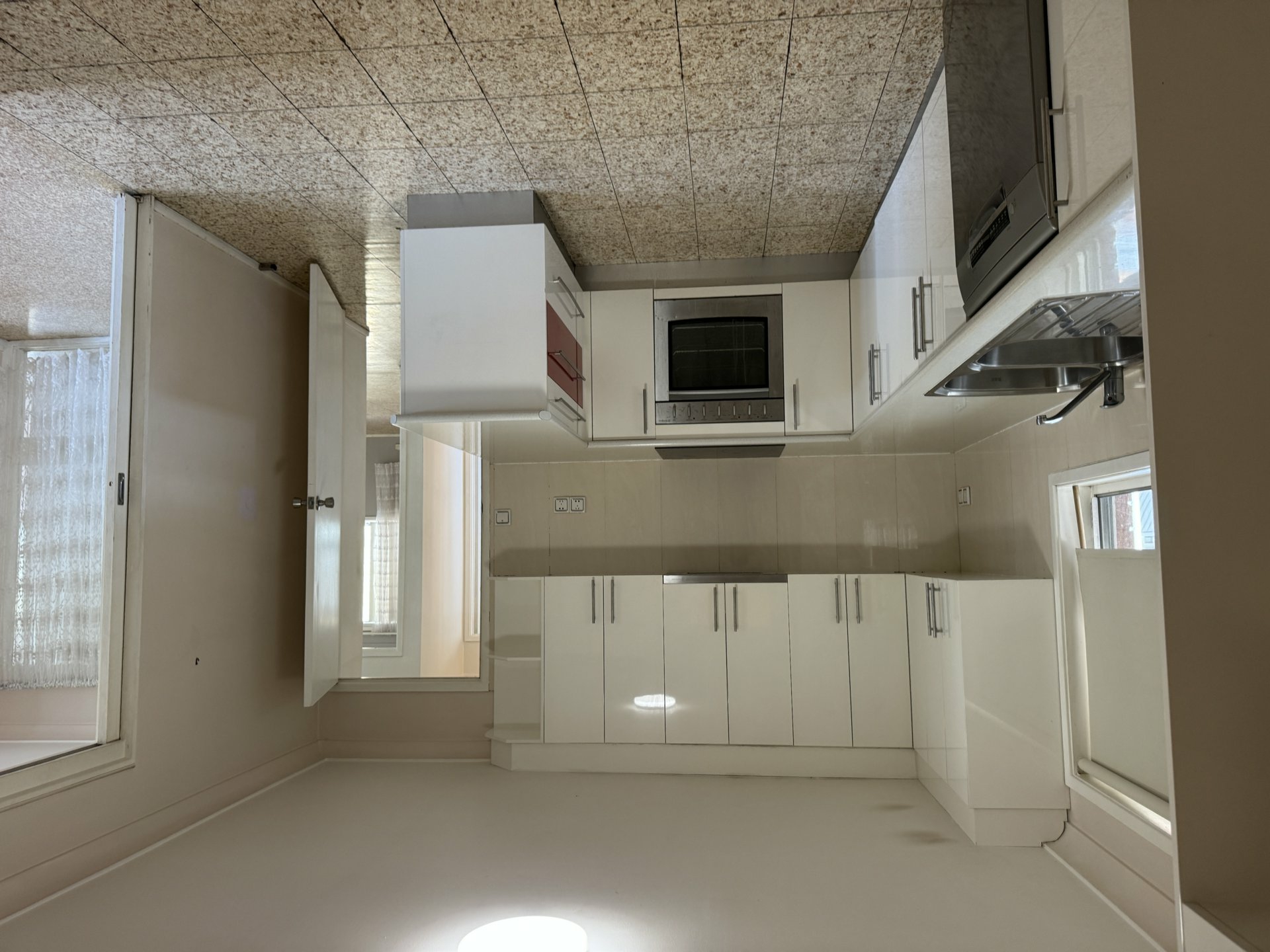 27 VICTOR STREET — photo 3 of 9