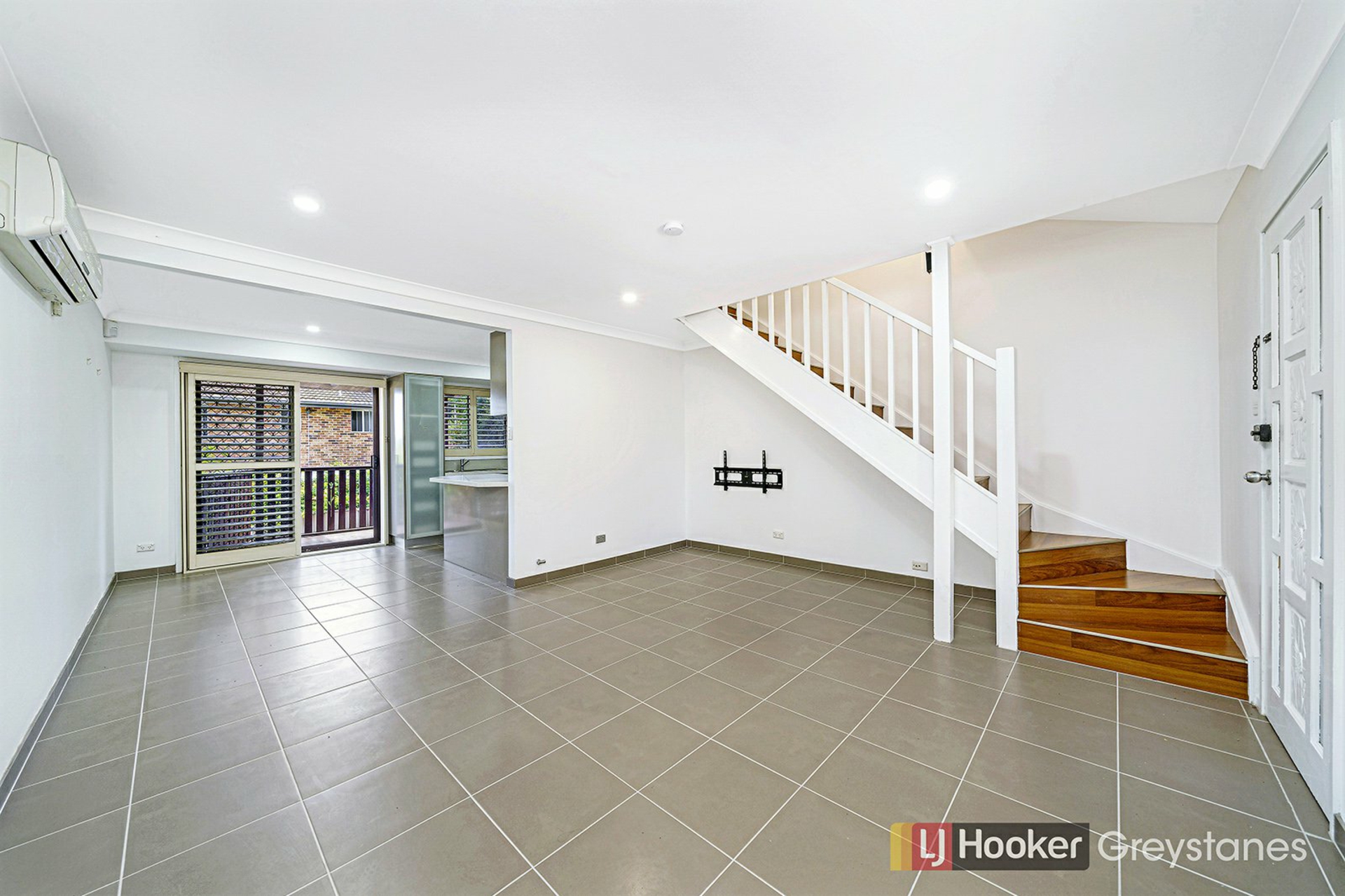 33/30 Bradman Street, GREYSTANES