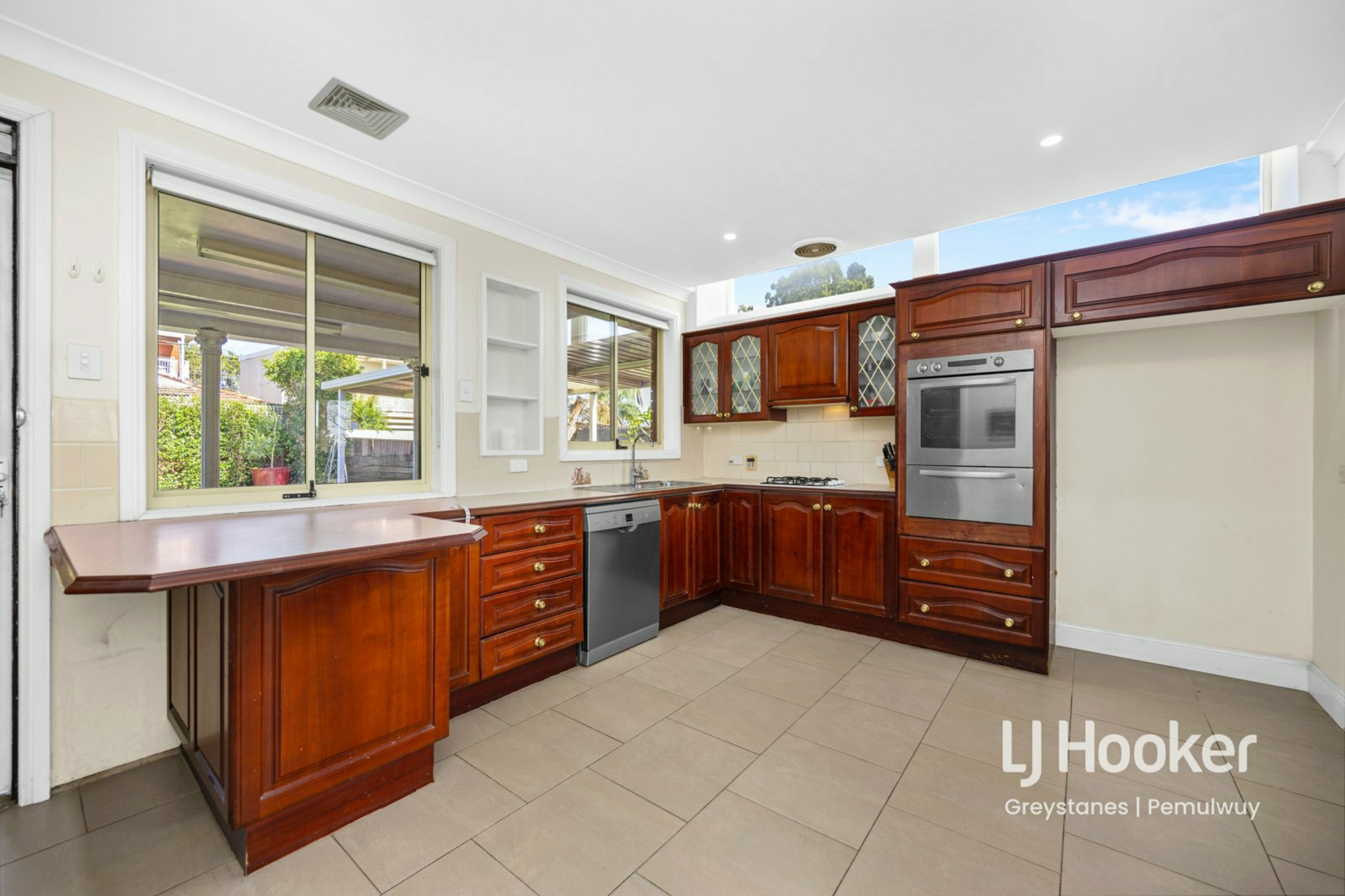 6 VIRGIL STREET, GREYSTANES