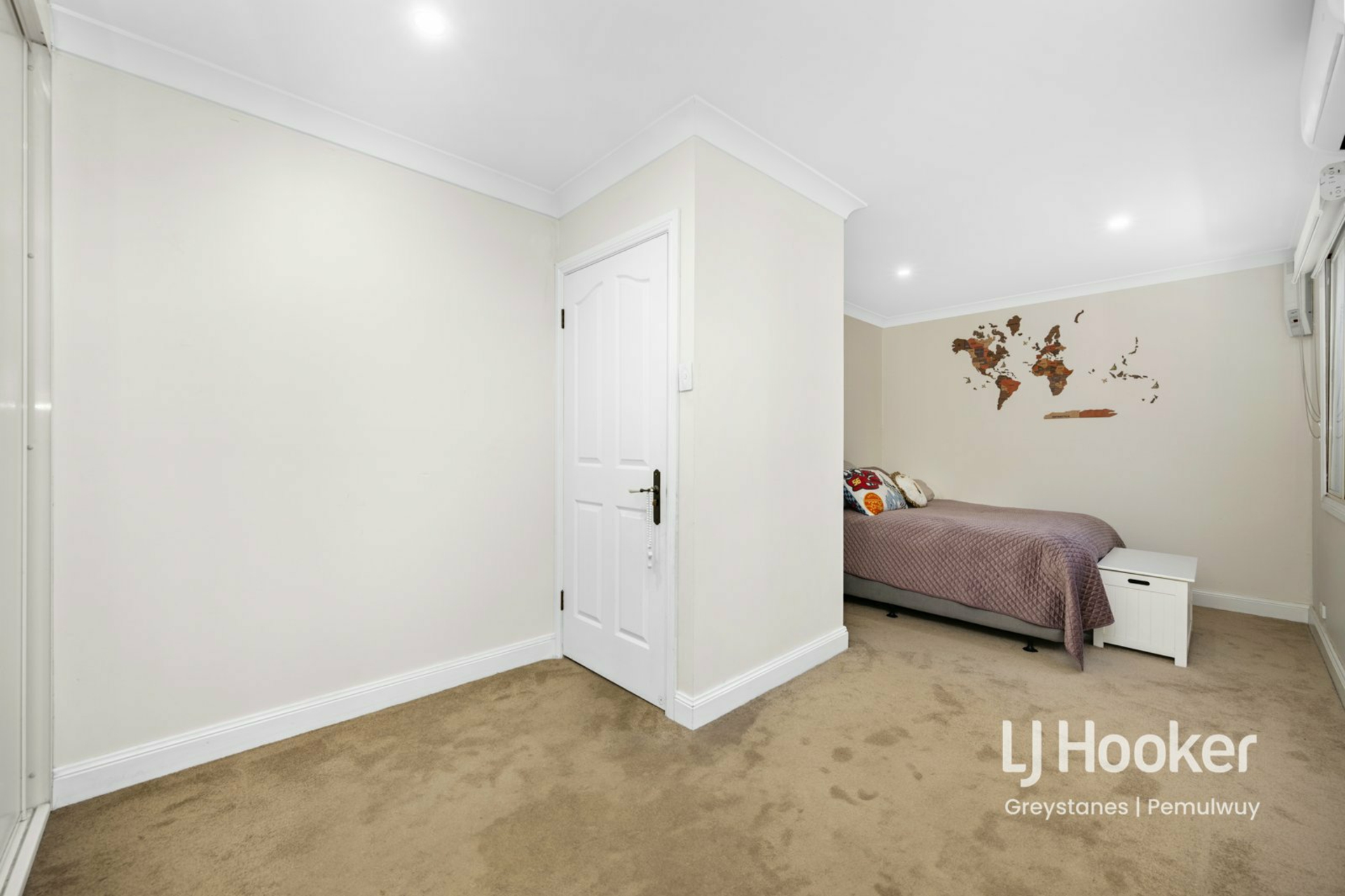 6 VIRGIL STREET, GREYSTANES