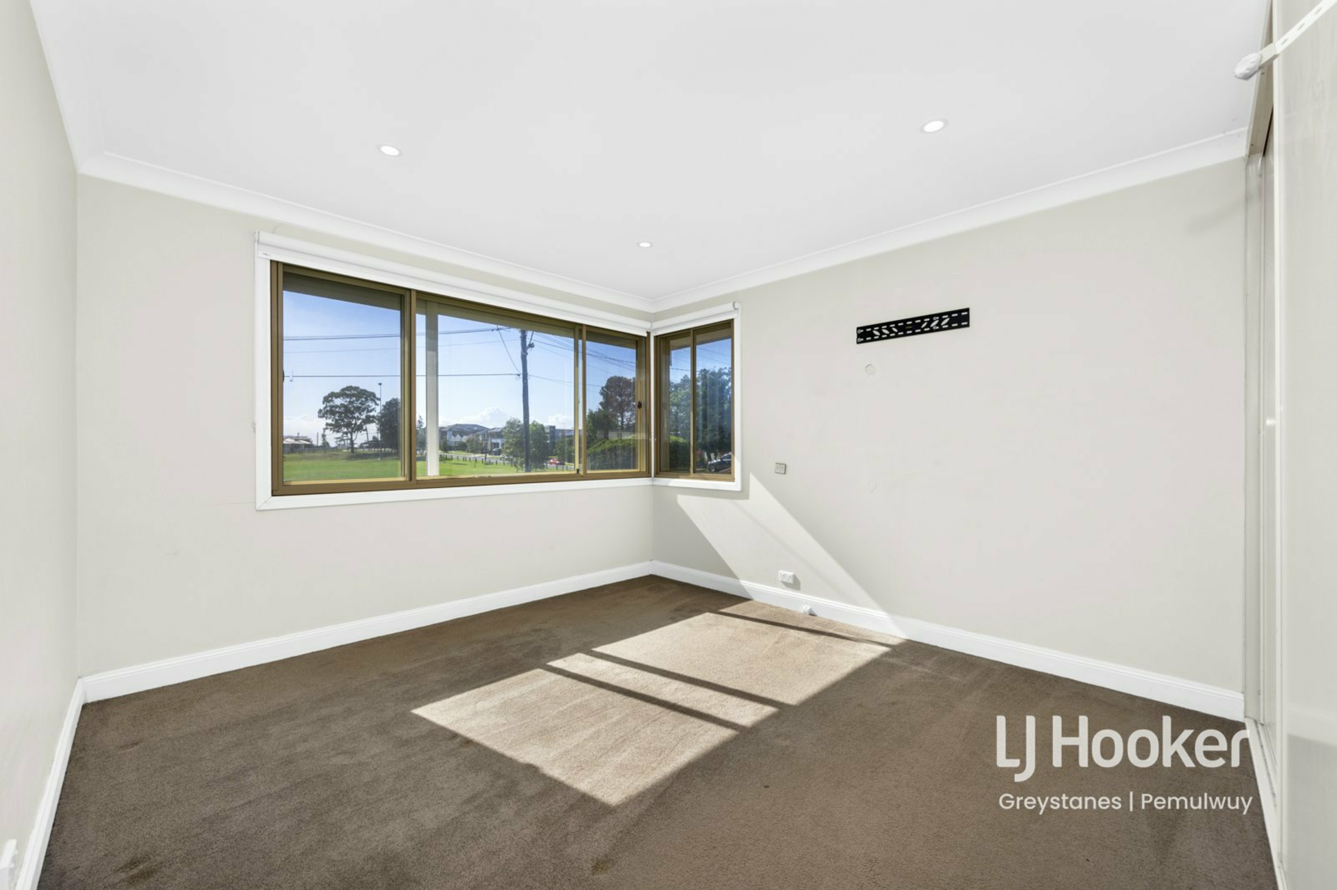 6 VIRGIL STREET, GREYSTANES