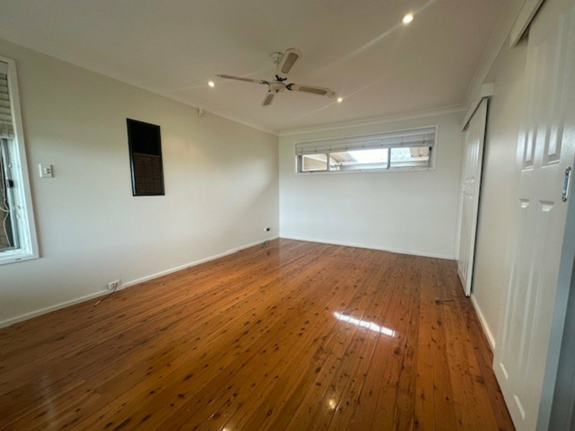 71 MUSGRAVE CRESCENT, FAIRFIELD WEST