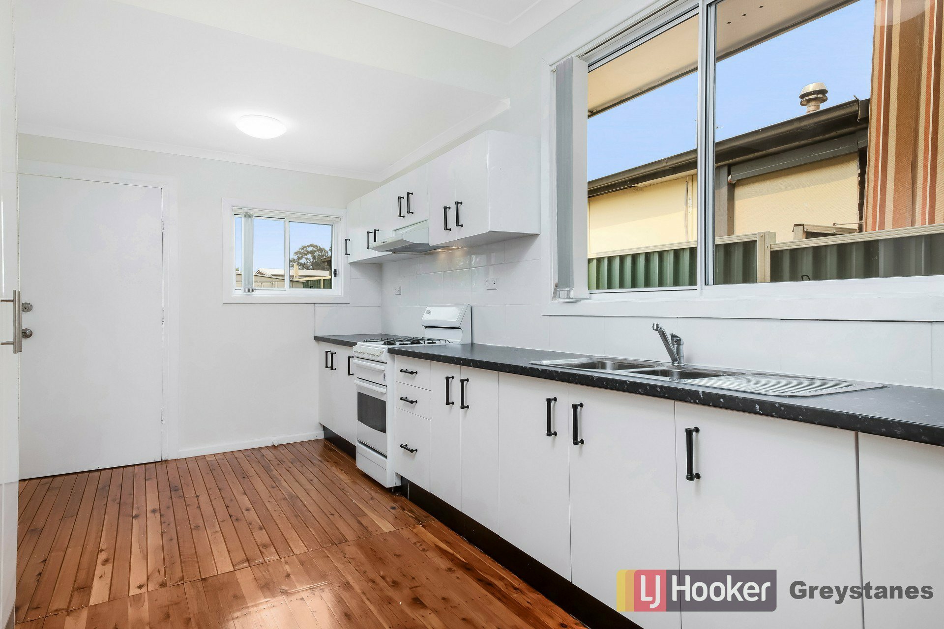 4 LEONARD AVENUE, GREYSTANES
