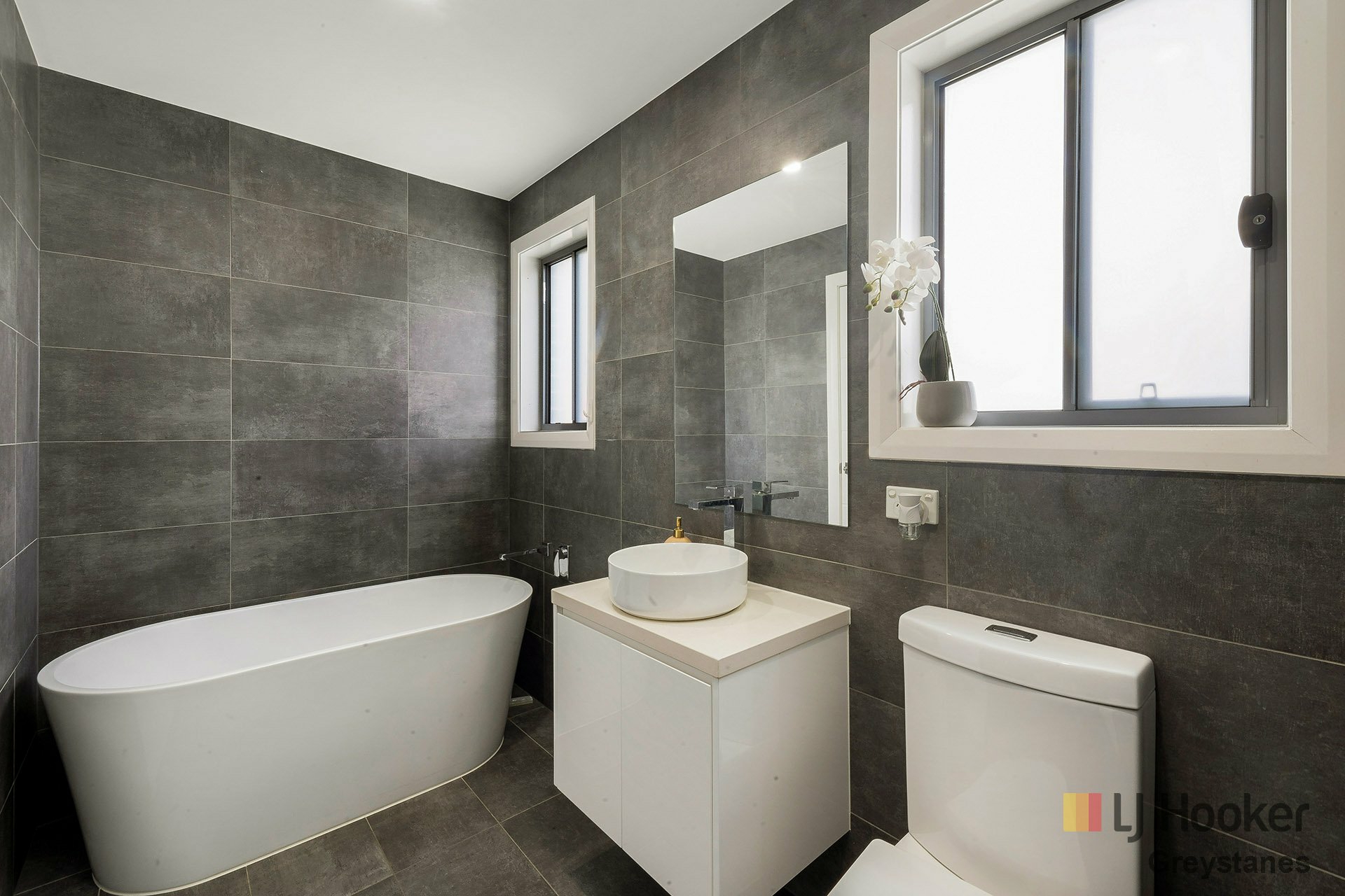 34a CUMBERLAND ROAD, GREYSTANES