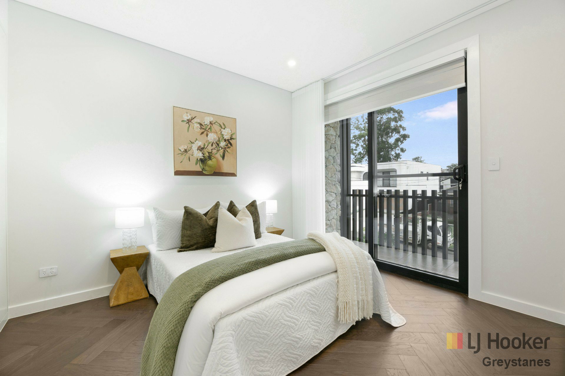 28 Hanbury St — photo 7 of 13