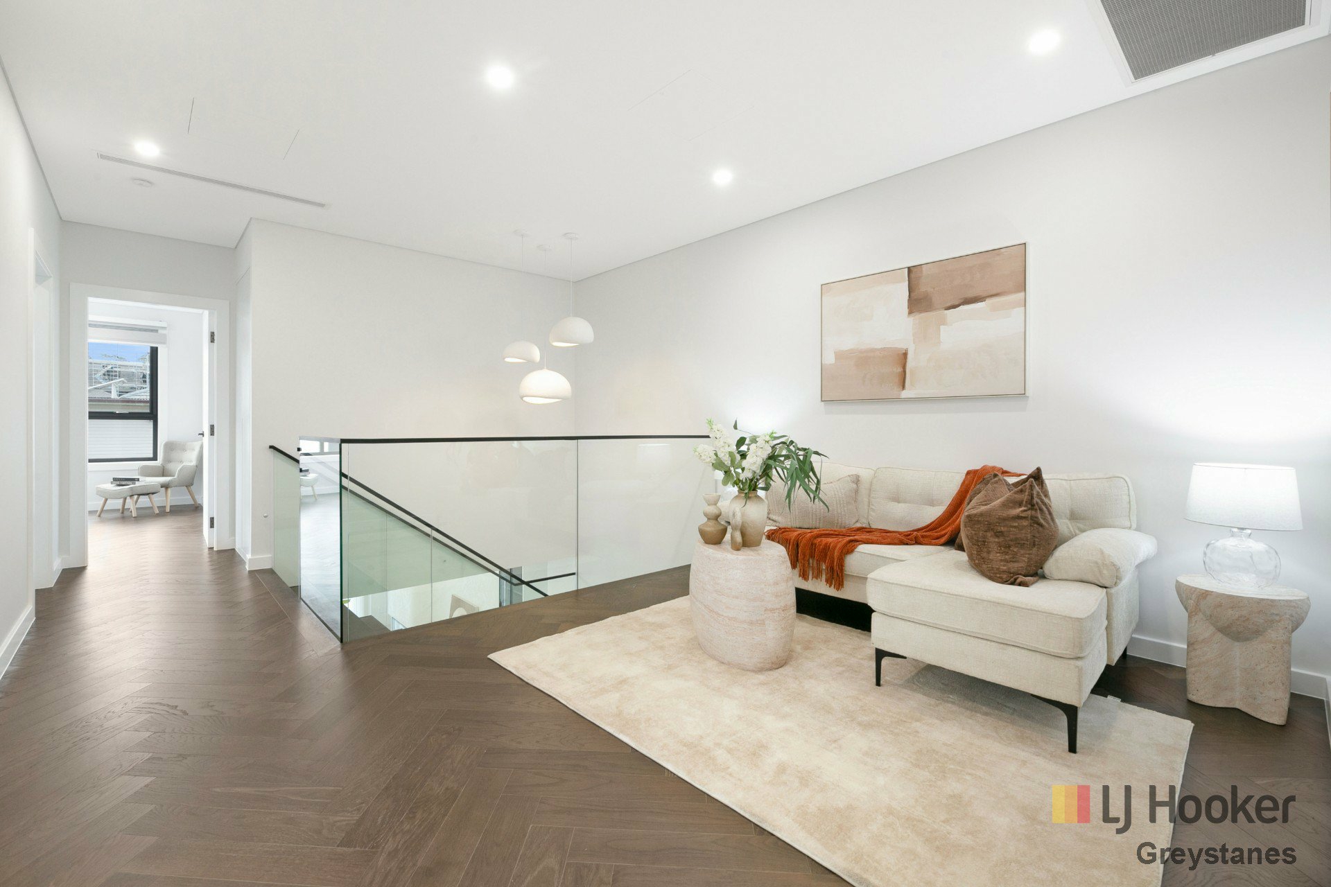 28 Hanbury St — photo 11 of 13