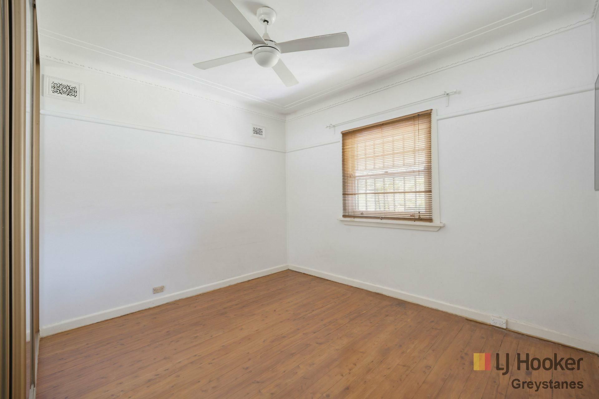 192 Greystanes Rd — photo 5 of 9