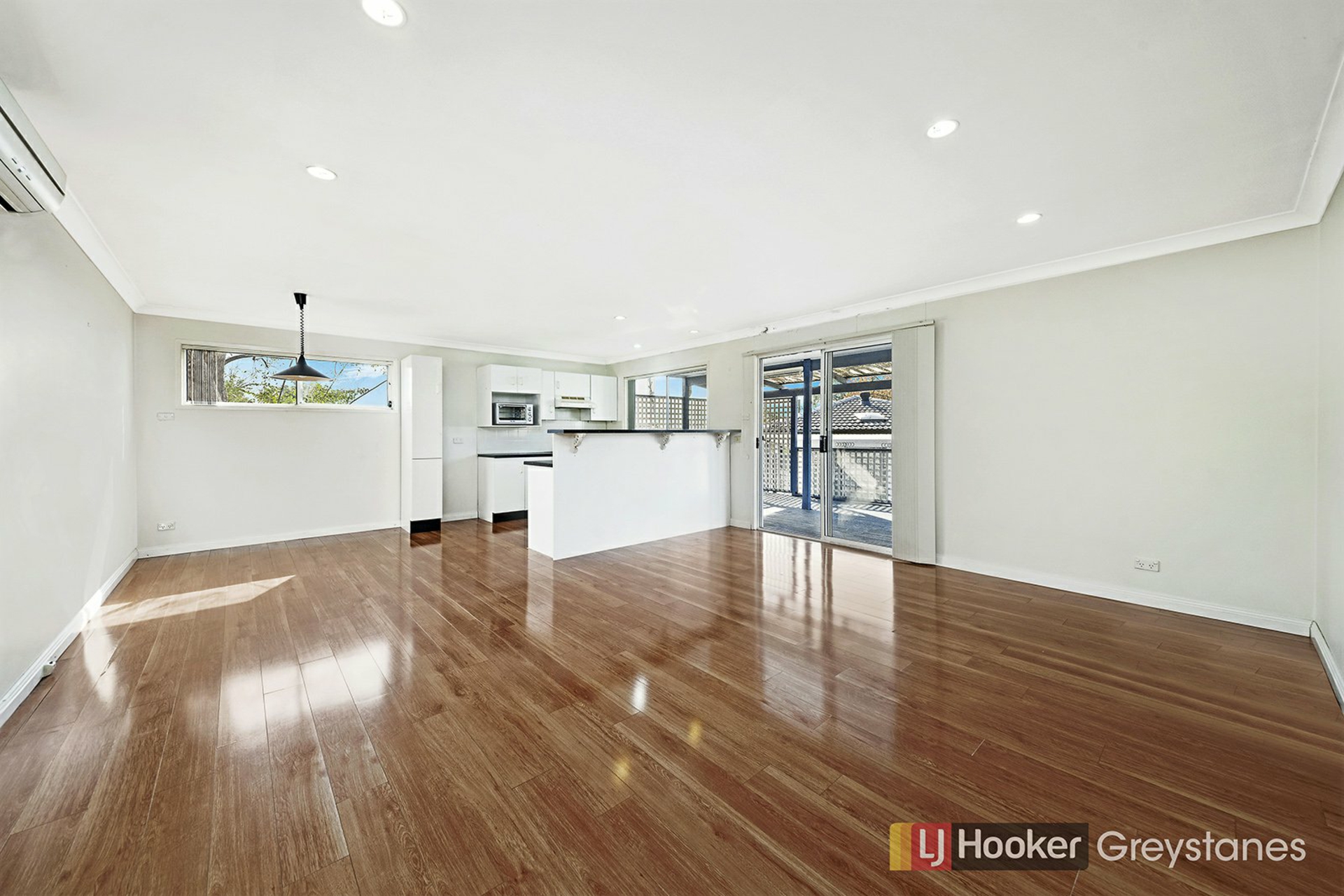 4a PANDORA CRESCENT — photo 2 of 5