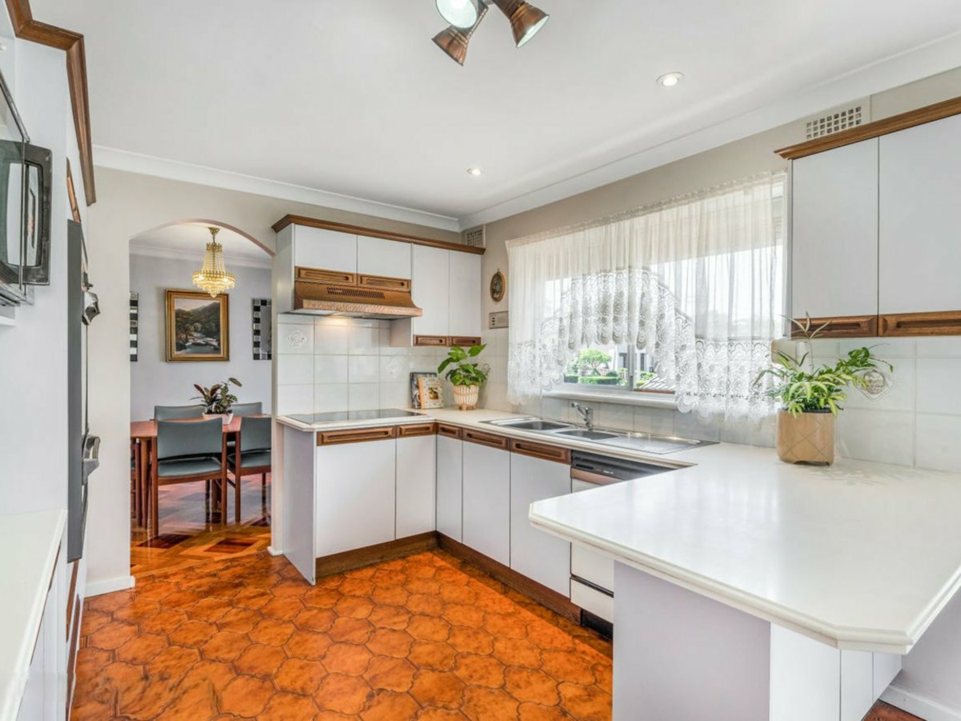 2 Camellia Street — photo 6 of 12