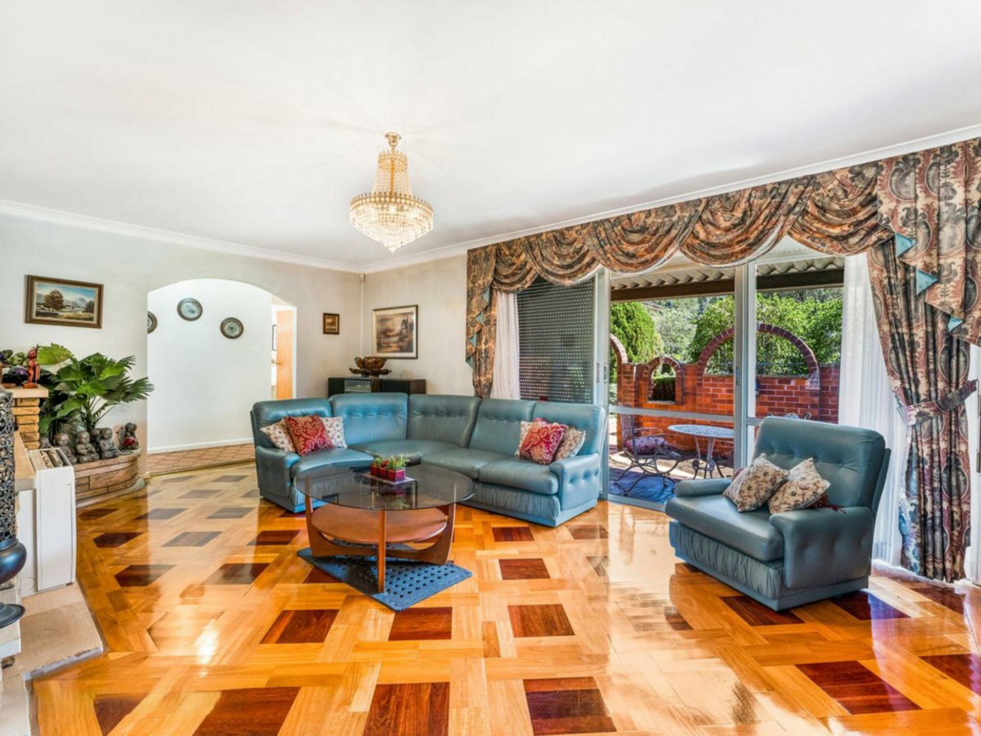 2 Camellia Street — photo 7 of 12