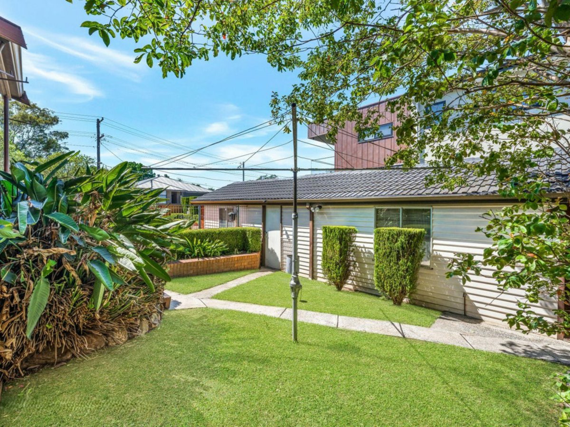 2 Camellia Street — photo 10 of 12