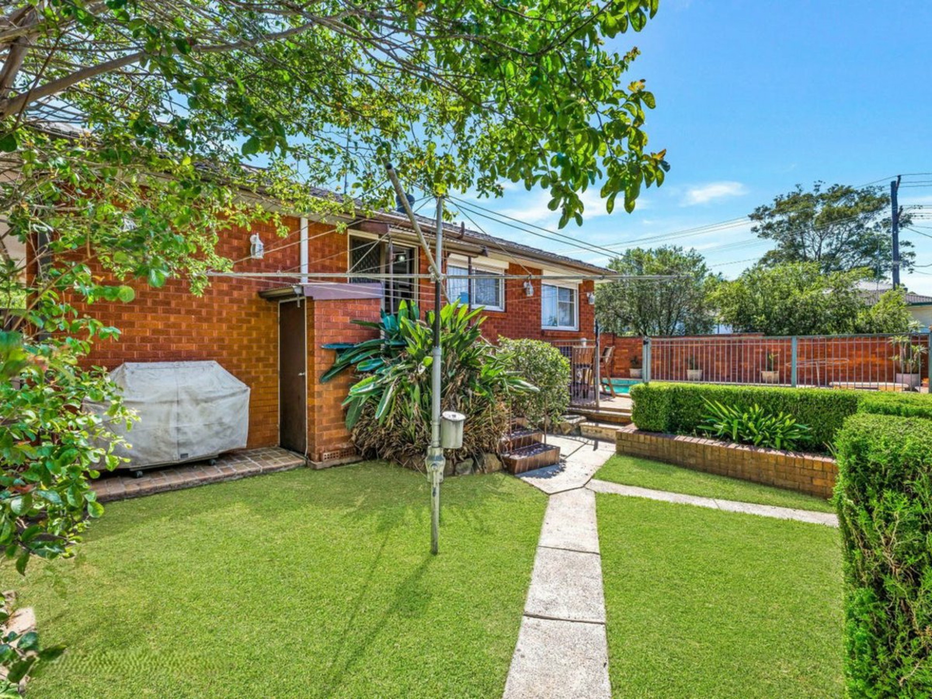 2 Camellia Street — photo 11 of 12