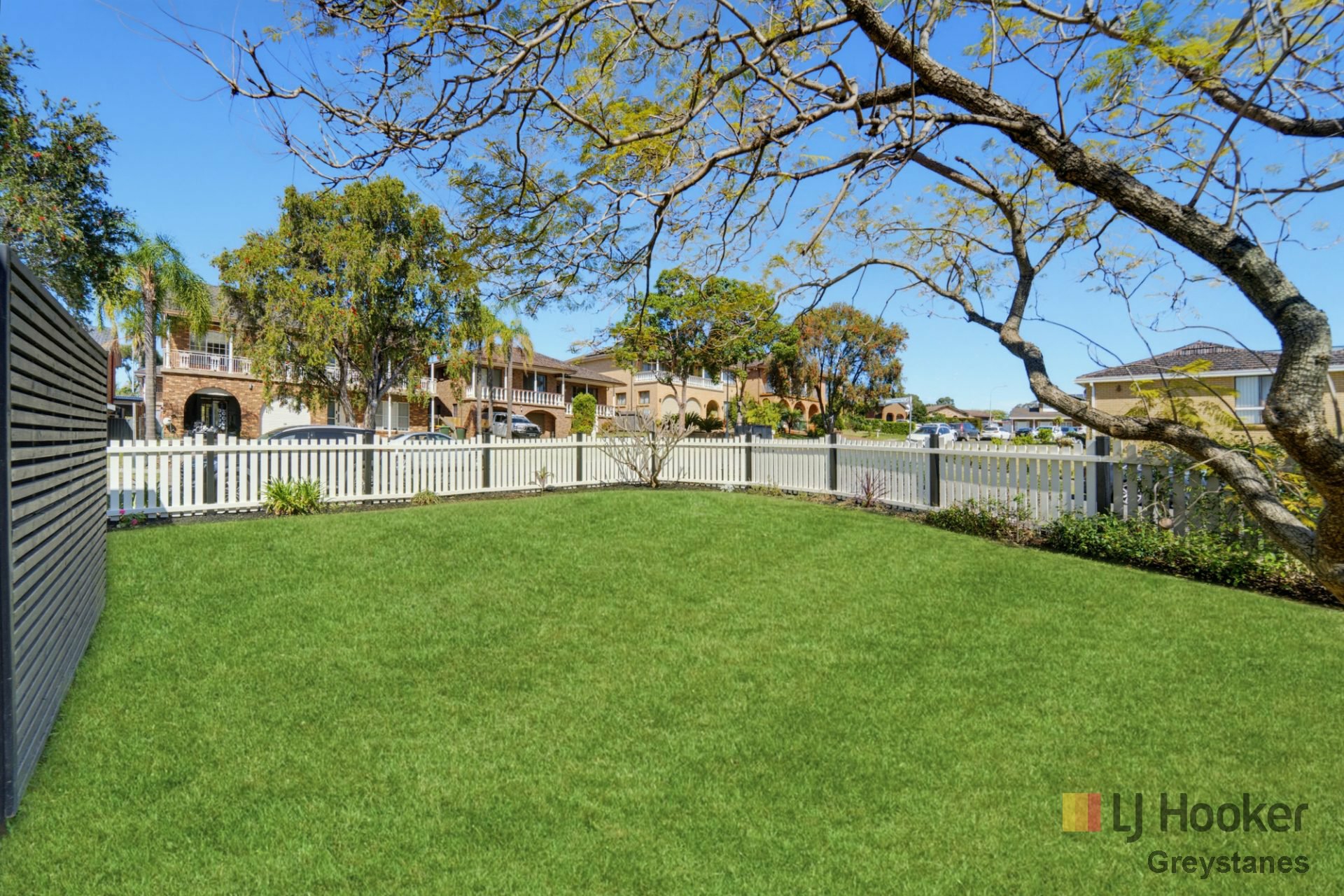 1 Cedarwood Close — photo 15 of 16