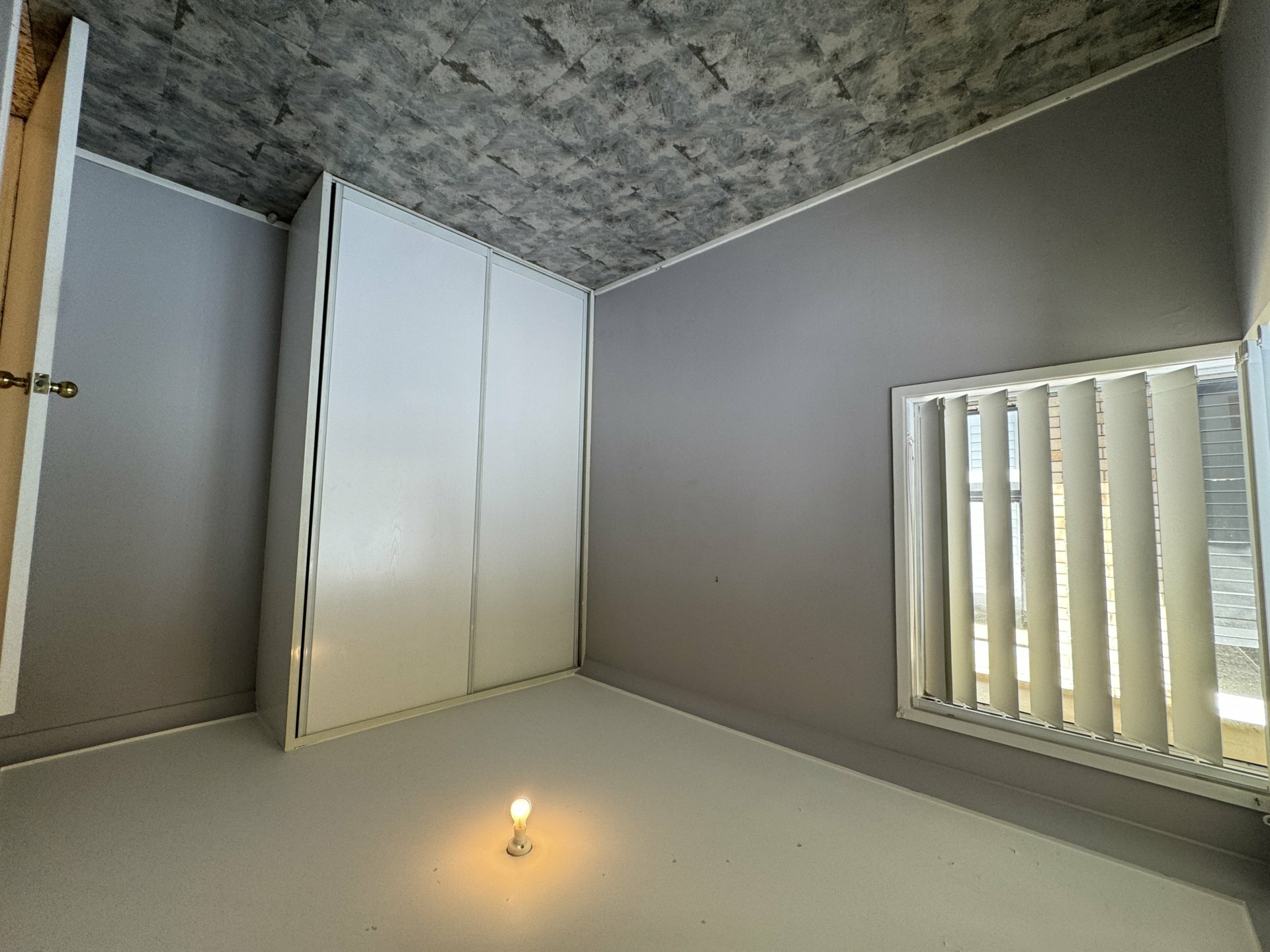 27 VICTOR STREET — photo 6 of 9