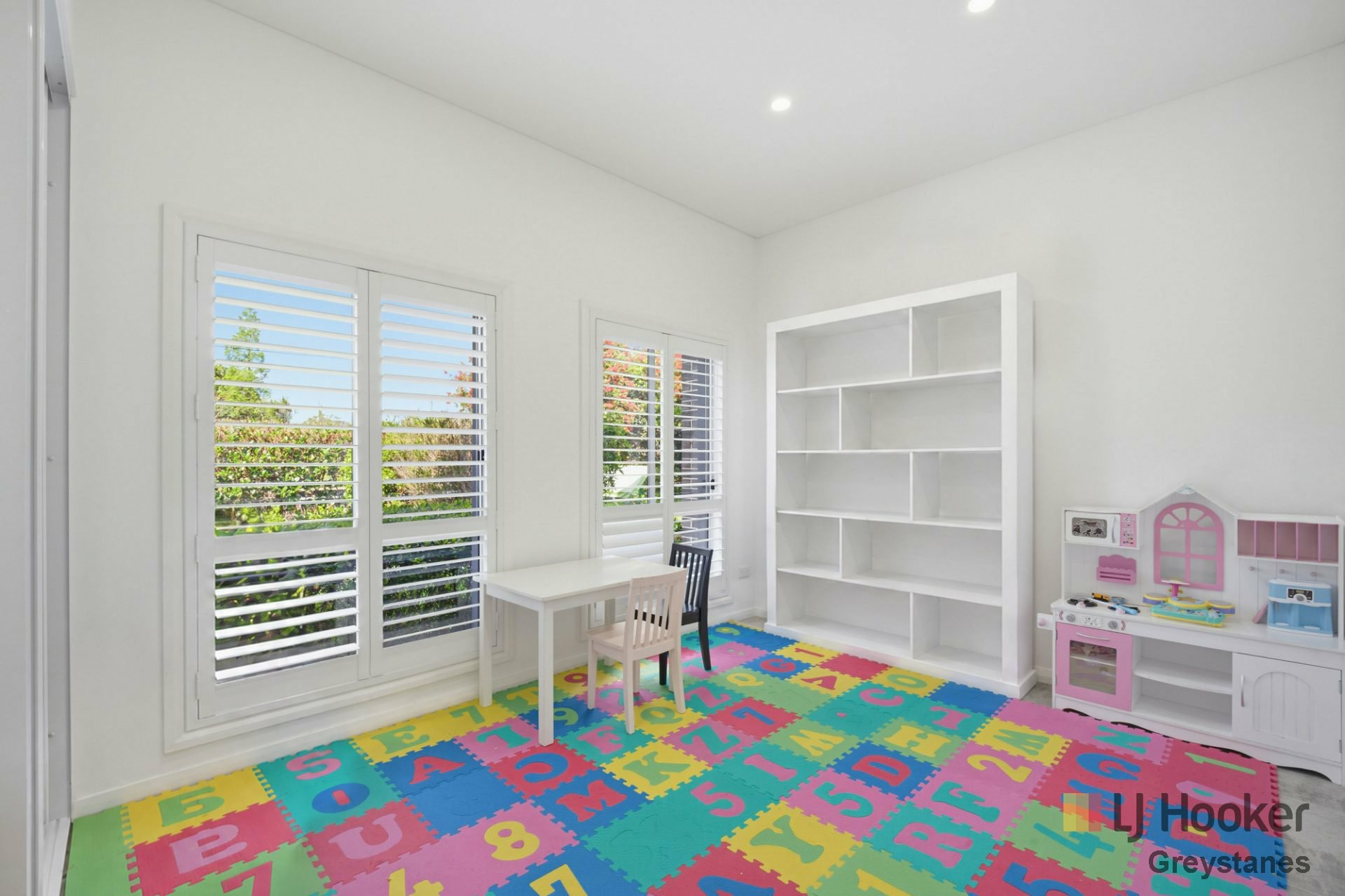 25 Carnation Street — photo 8 of 13