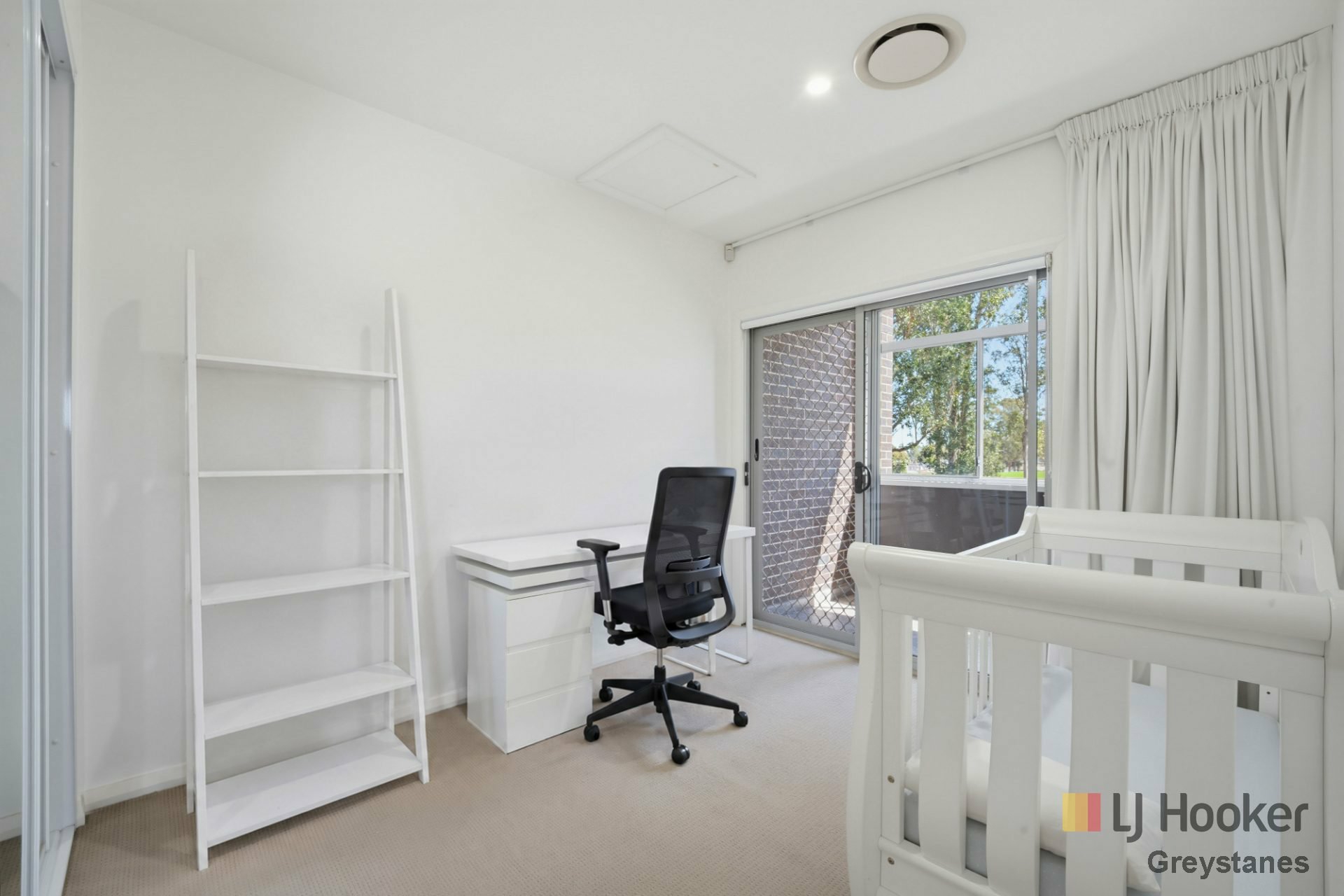 25 Carnation Street — photo 9 of 13