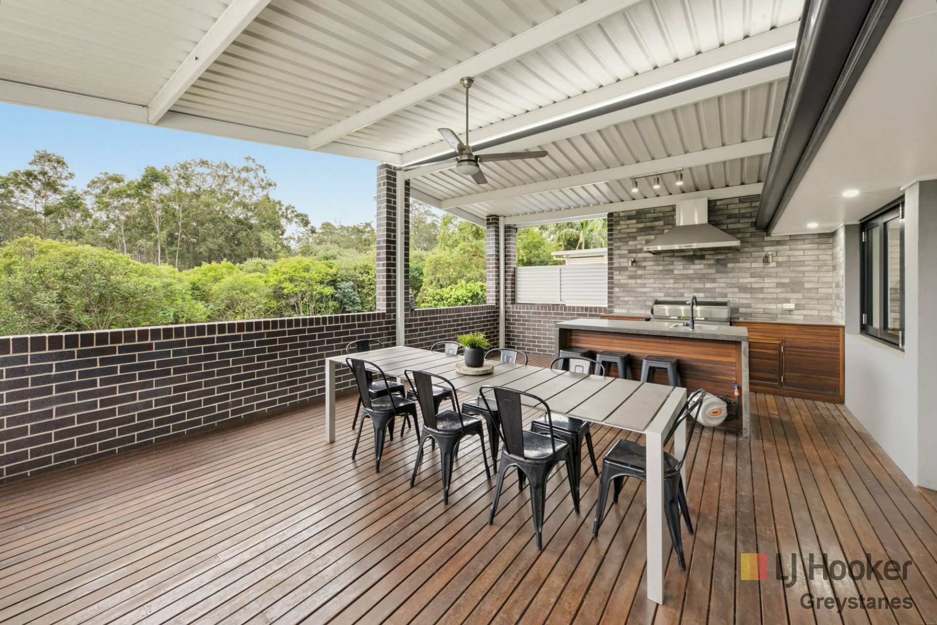 15 Munro Street — photo 8 of 12