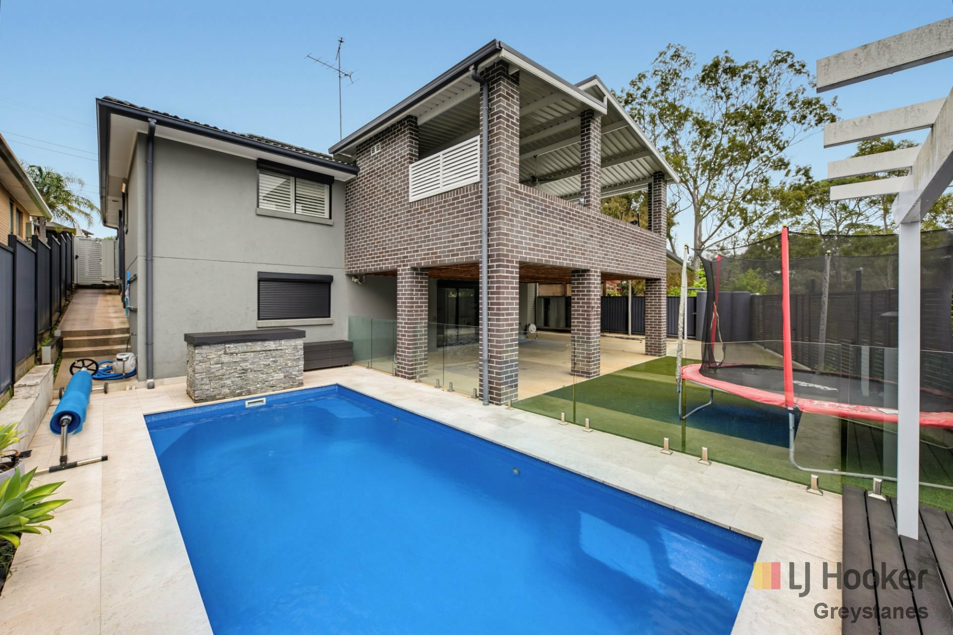 15 Munro Street — photo 9 of 12