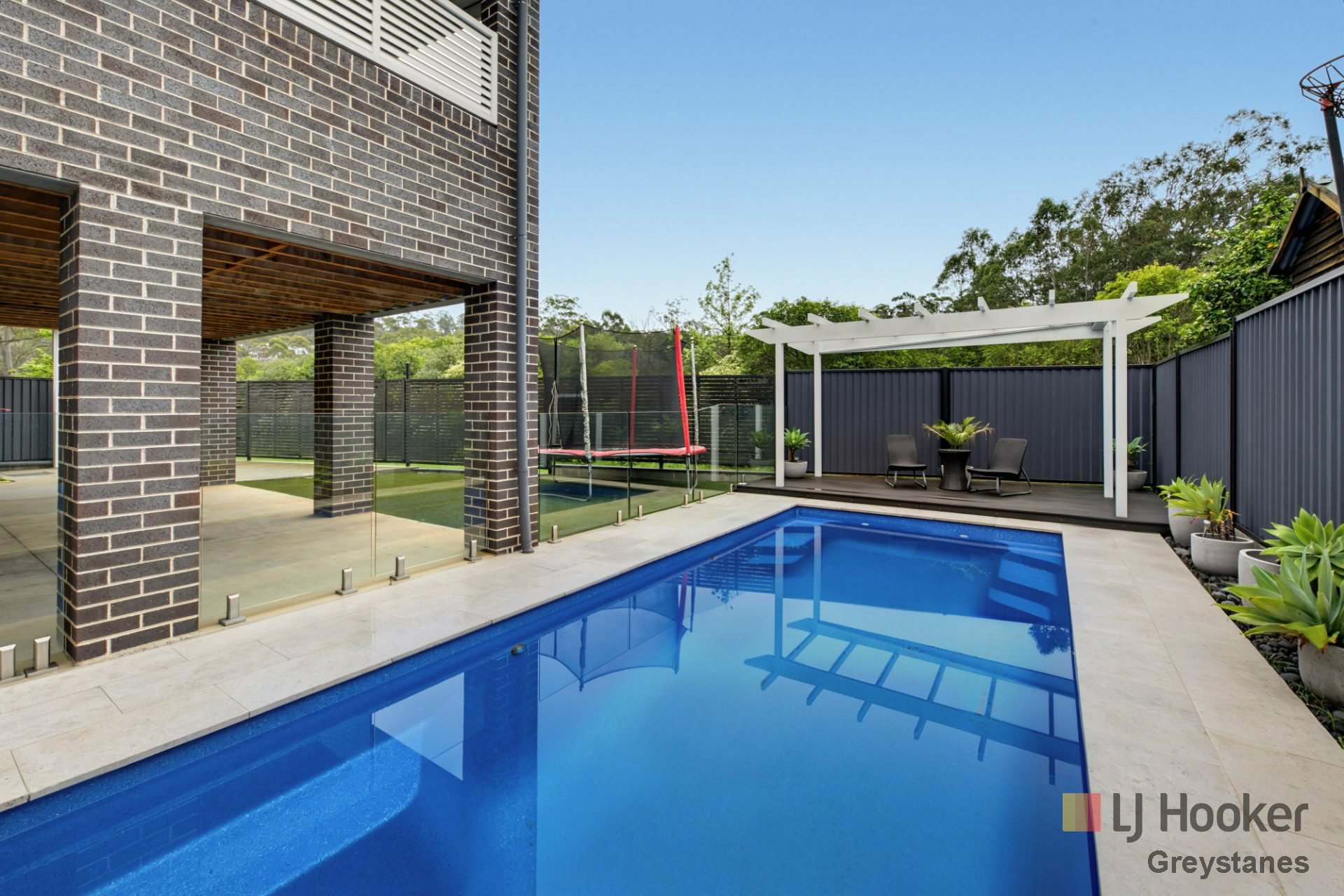15 Munro Street — photo 10 of 12