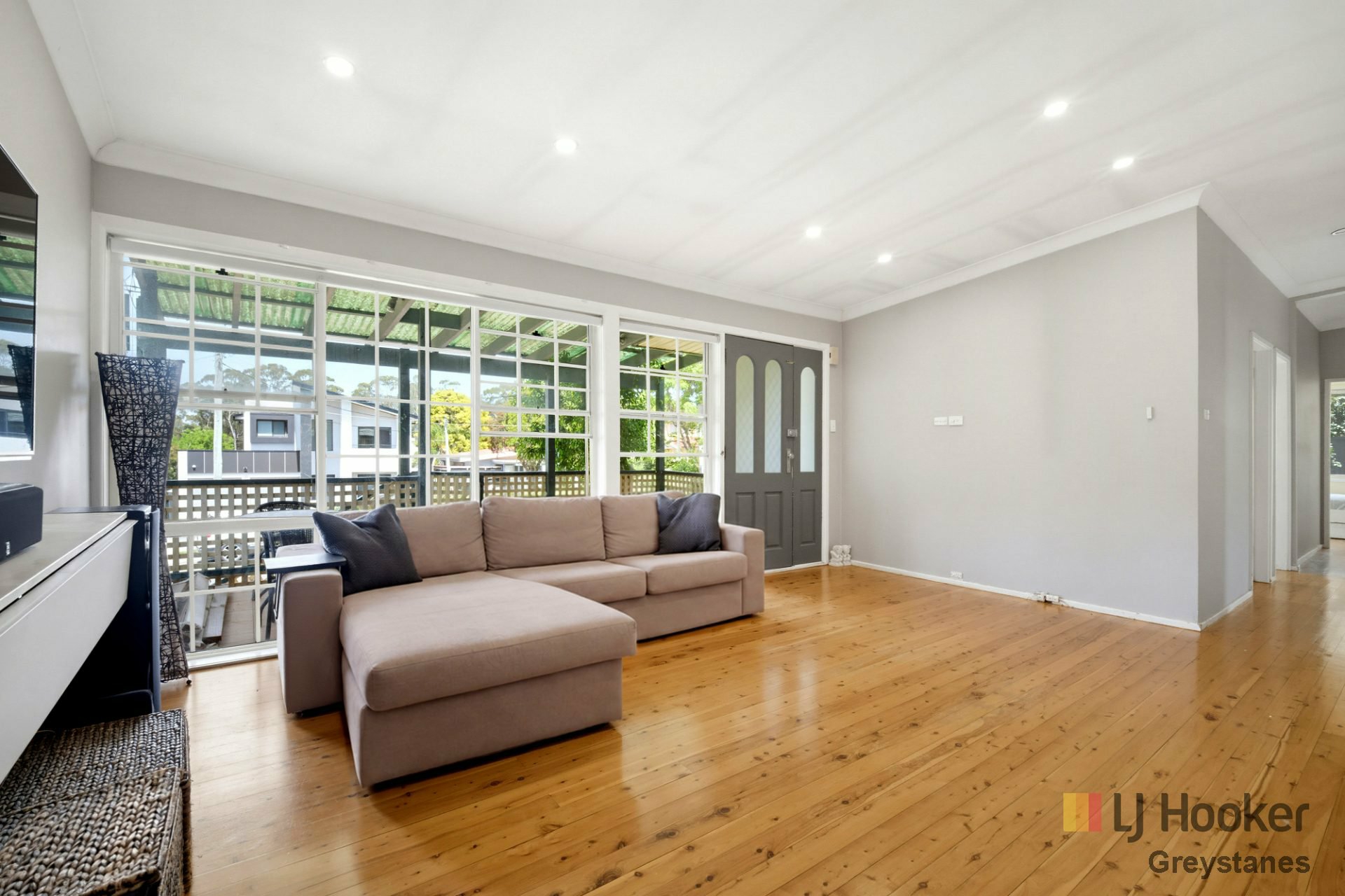80 Grevillea Crescent — photo 4 of 11